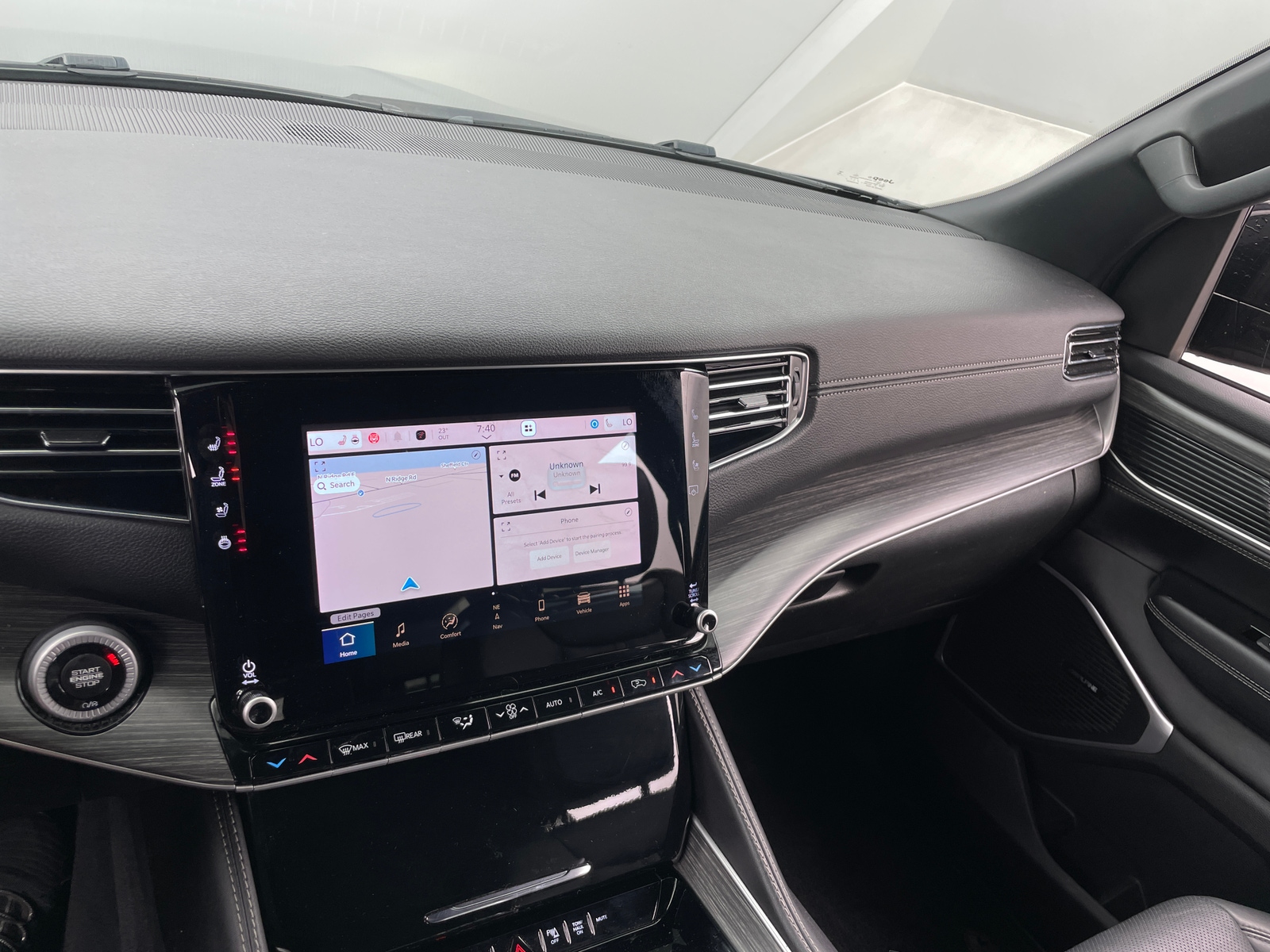 Thumbnail: 2023 Jeep Wagoneer - 3