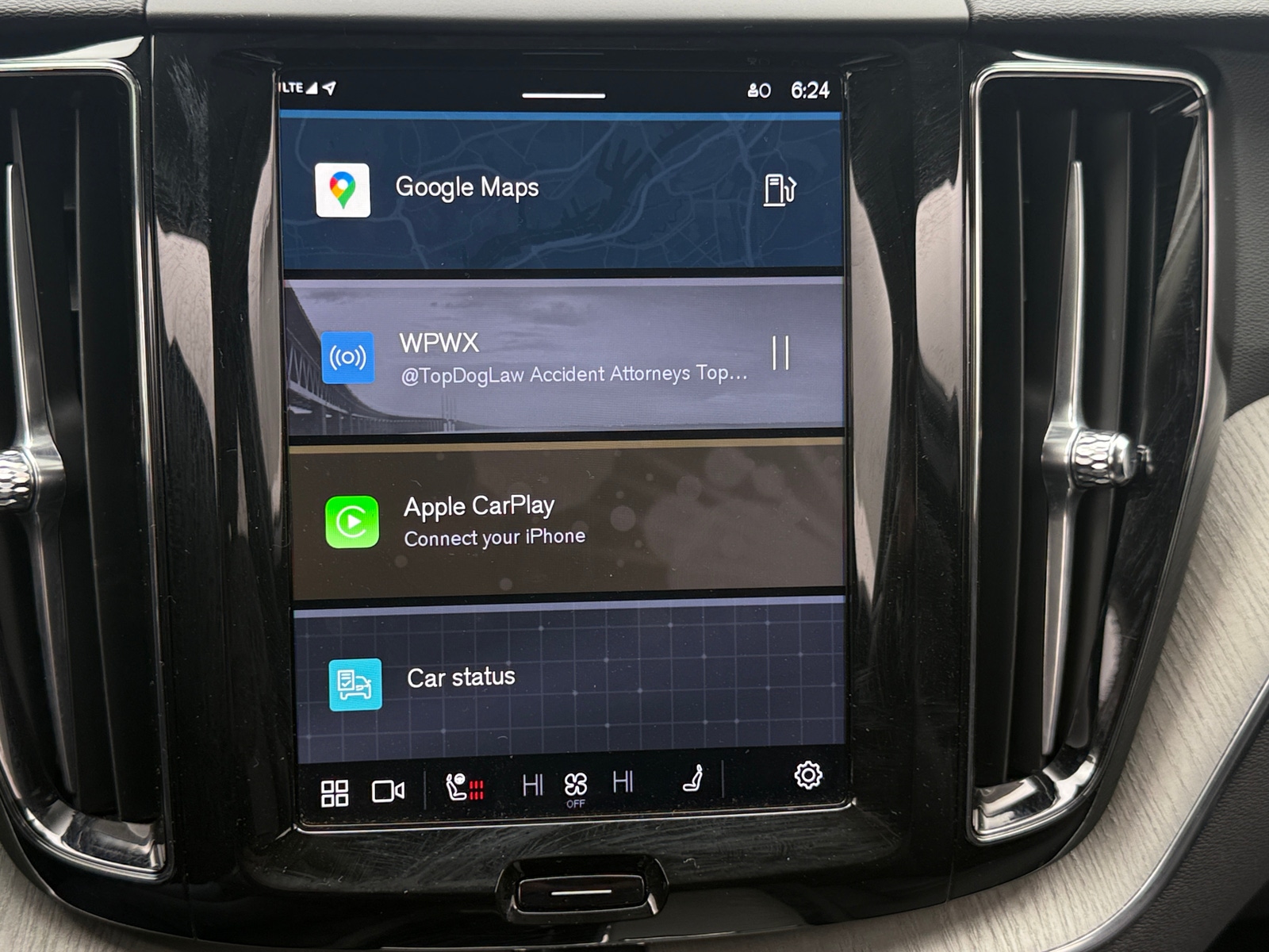 Thumbnail: 2025 Volvo XC60 - 3