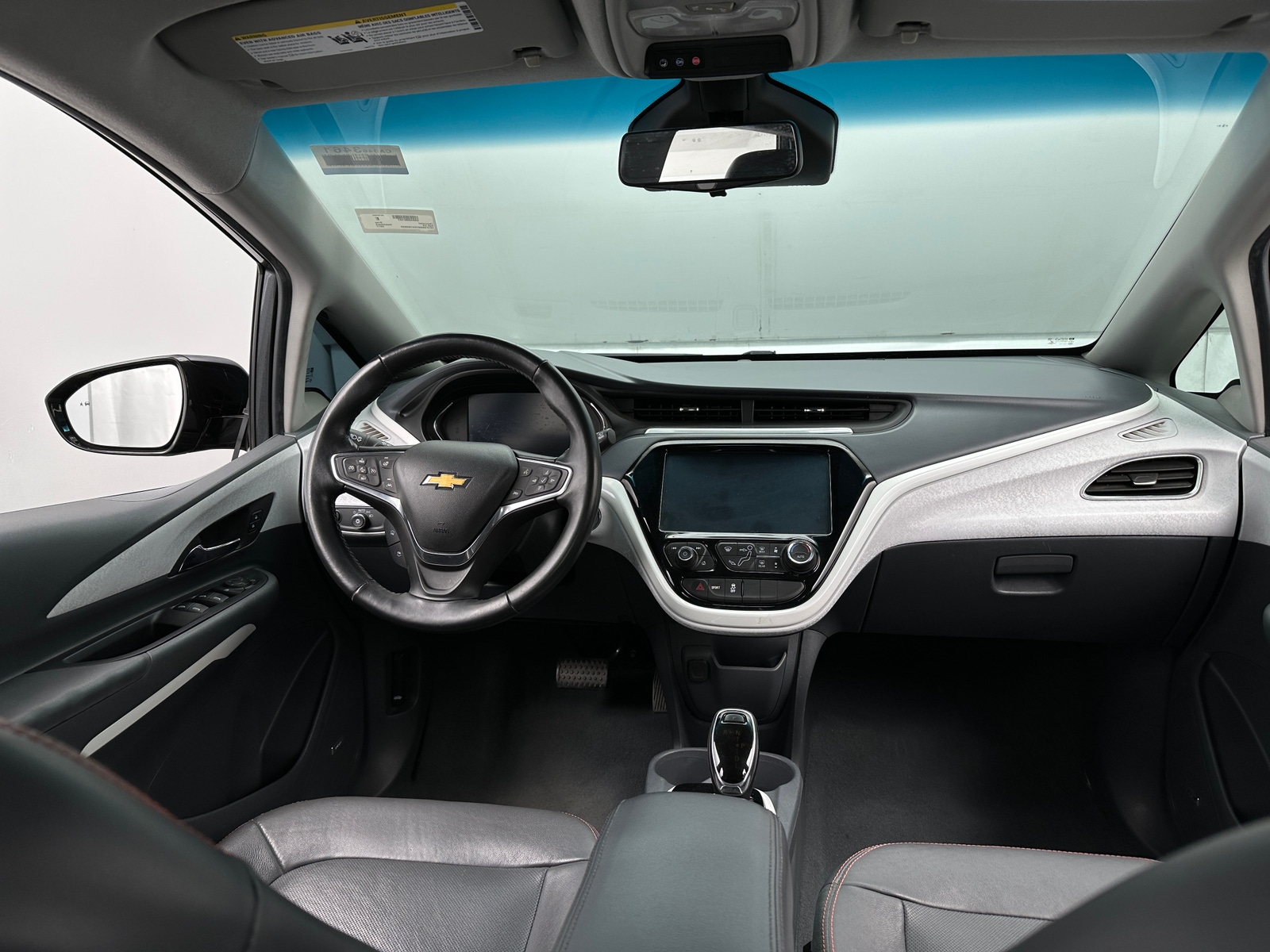 Thumbnail: 2017 Chevrolet Bolt EV - 2