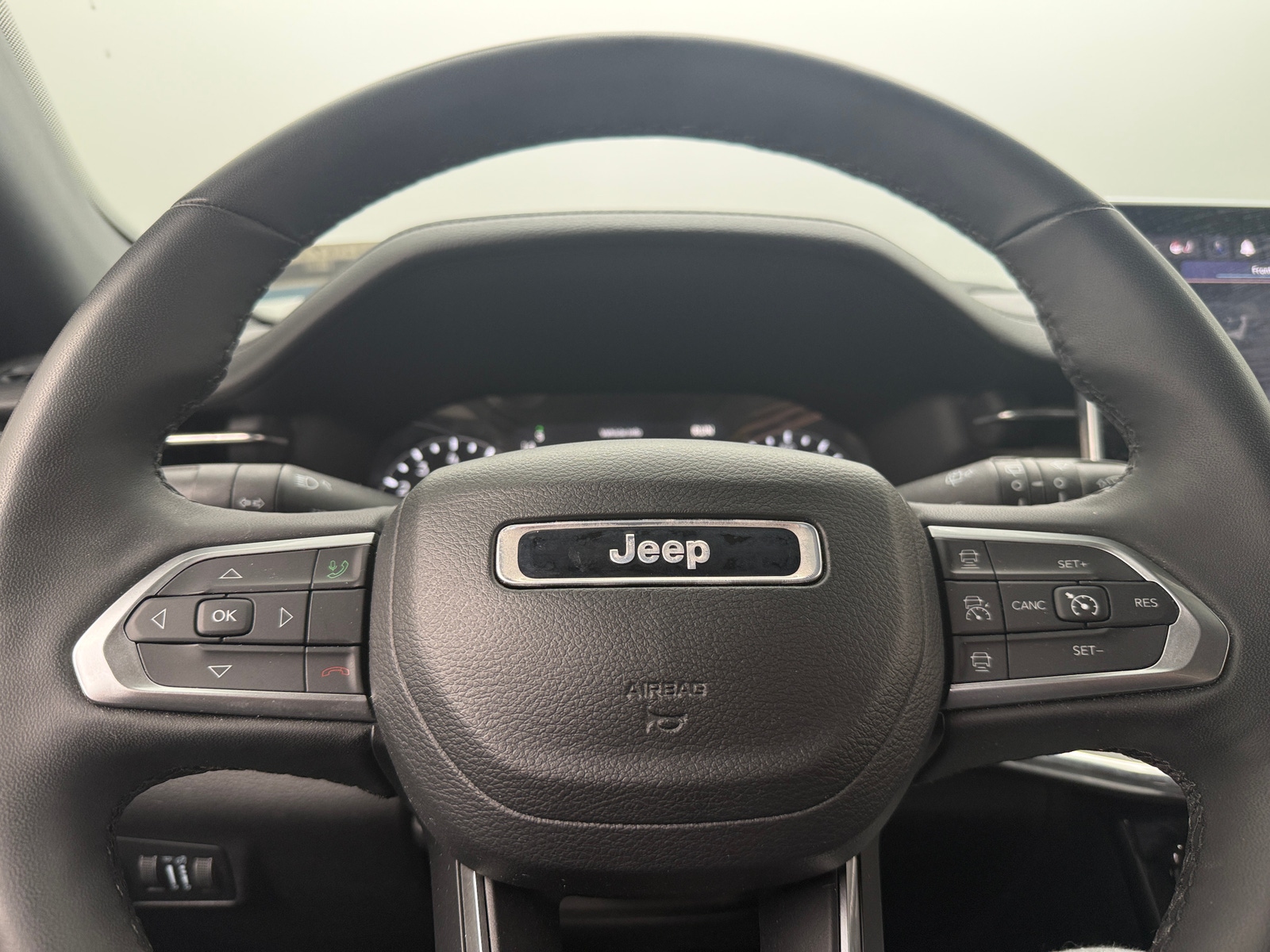 Thumbnail: 2023 Jeep Compass - 4