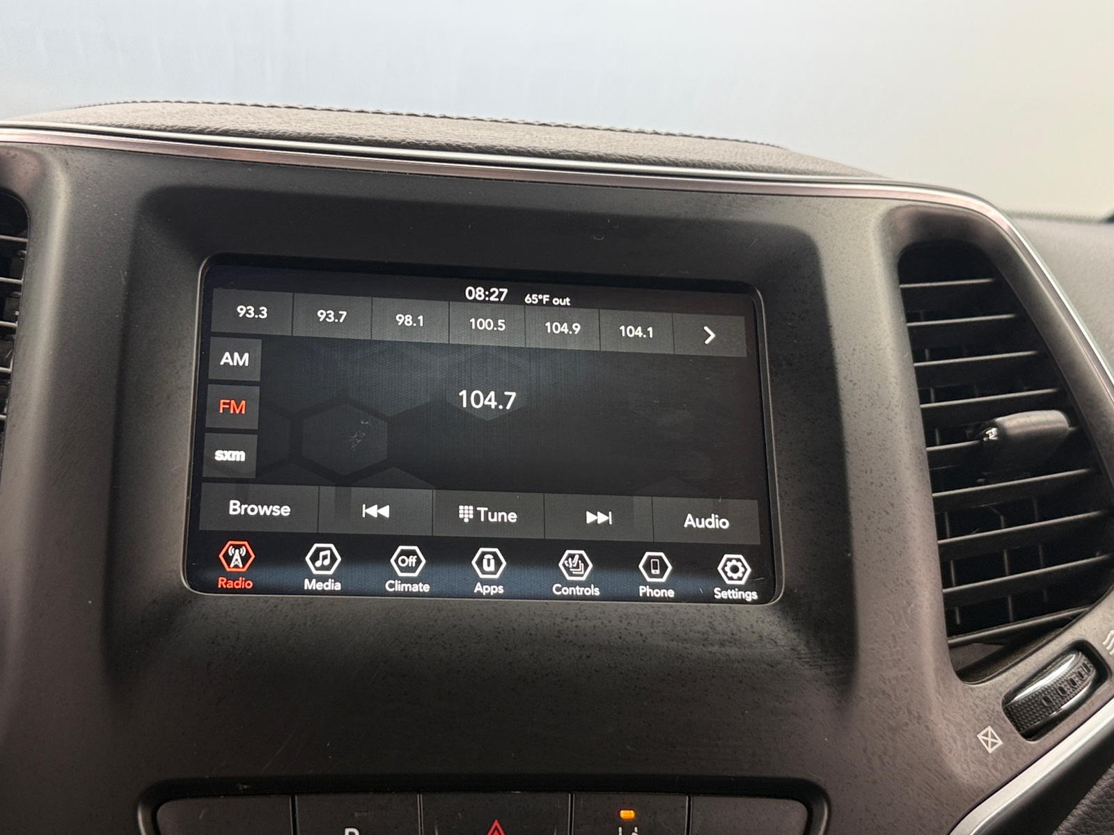 Thumbnail: 2021 Jeep Cherokee - 3