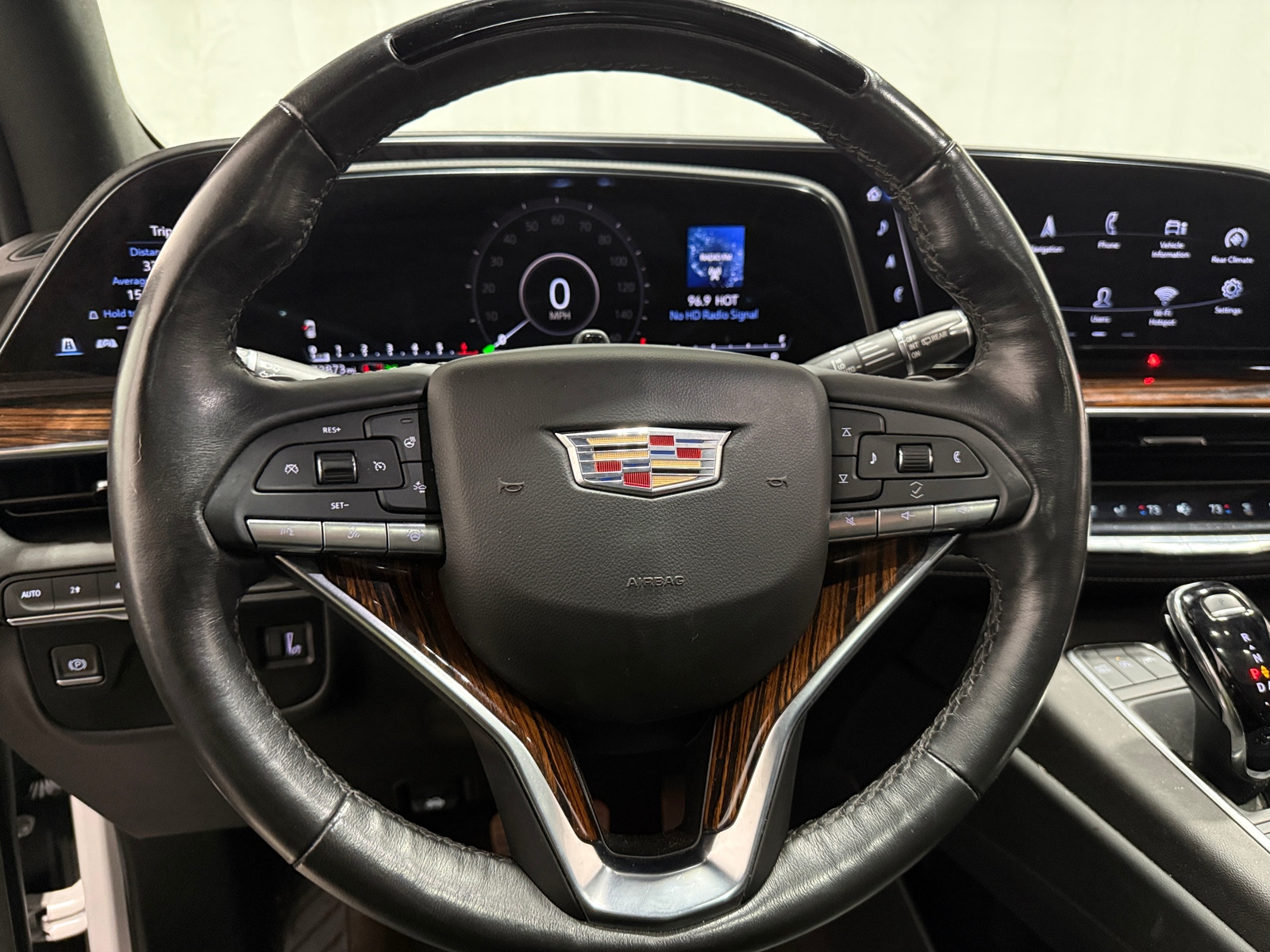 Thumbnail: 2022 Cadillac Escalade - 4