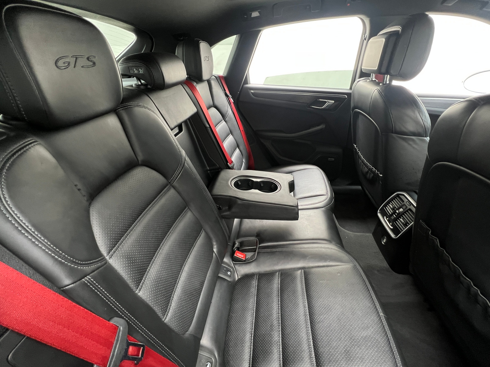 Thumbnail: 2018 Porsche Macan - 5