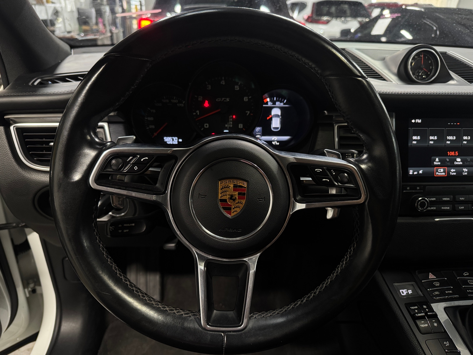 Thumbnail: 2018 Porsche Macan - 4