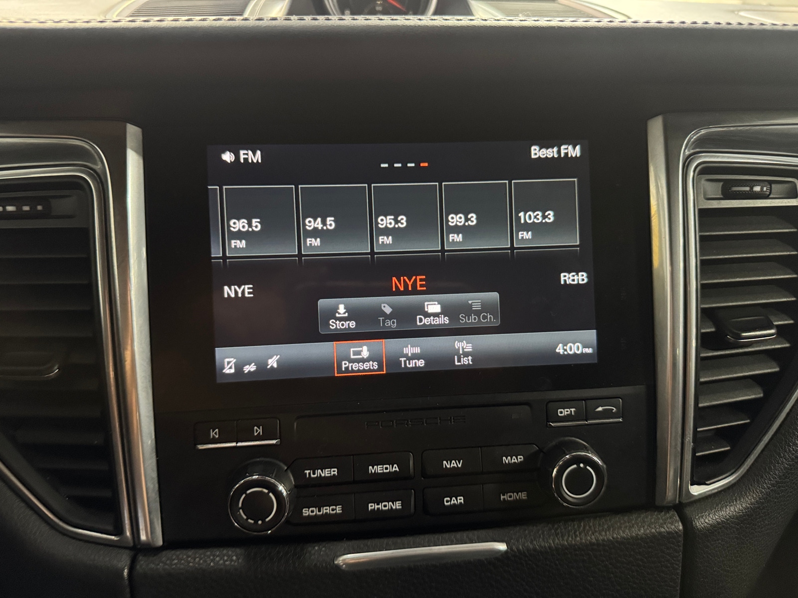 Thumbnail: 2018 Porsche Macan - 3