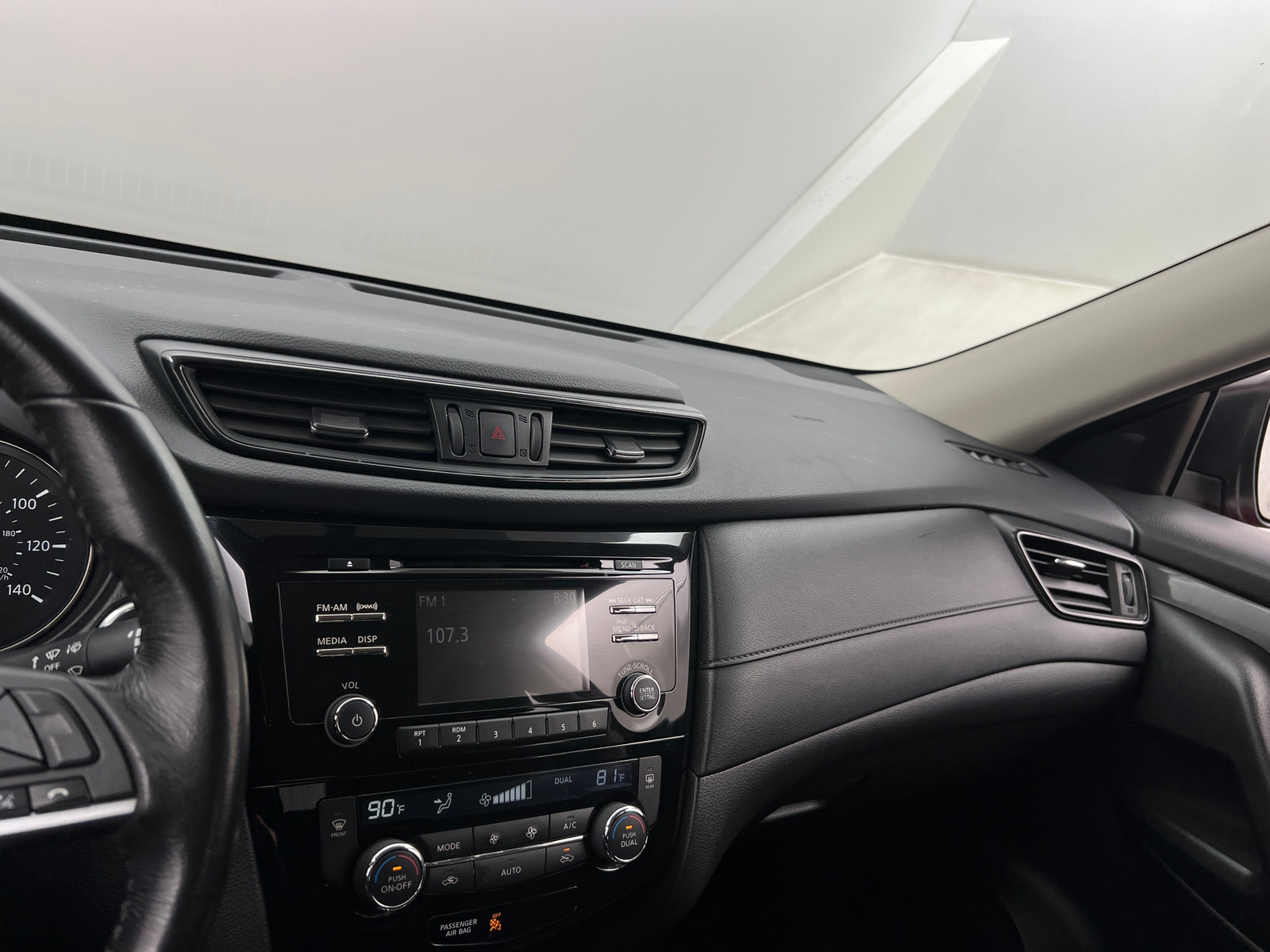 Thumbnail: 2017 Nissan Rogue - 4