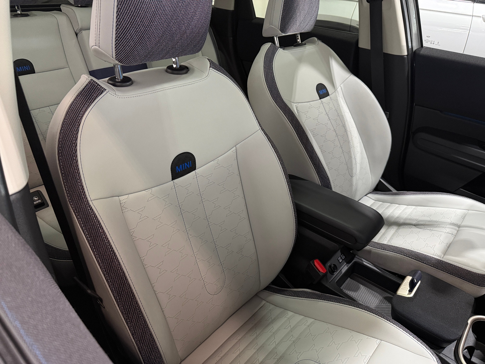 Thumbnail: 2025 MINI Cooper Countryman - 2