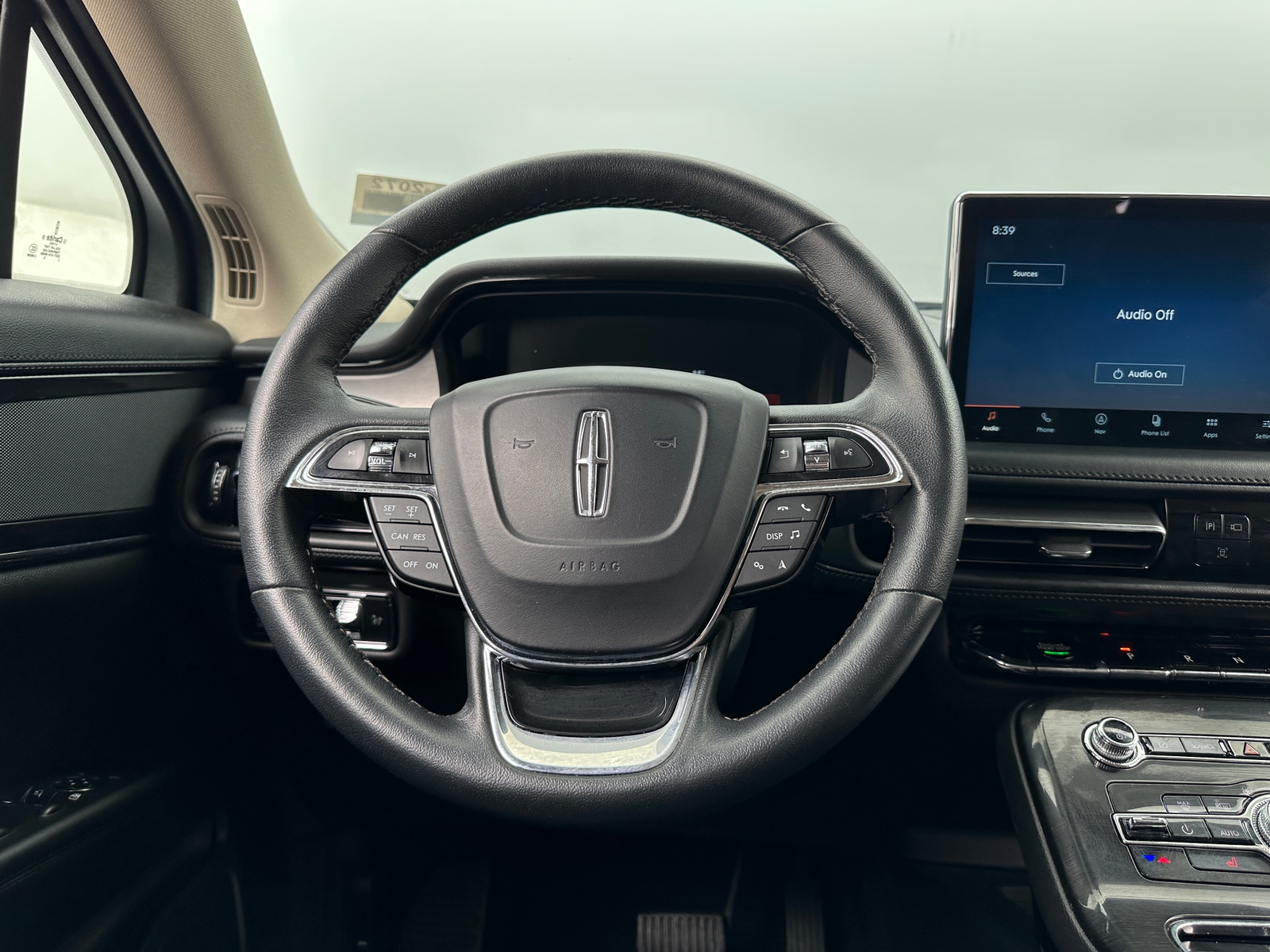 Thumbnail: 2023 Lincoln Nautilus - 4