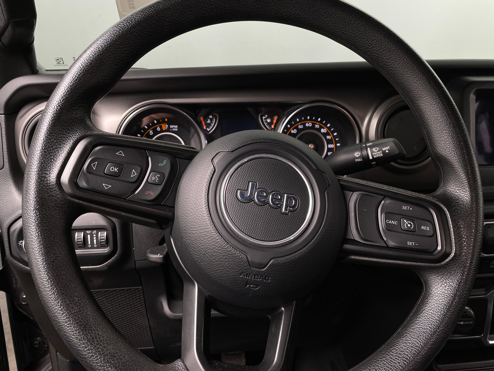 Thumbnail: 2022 Jeep Wrangler - 5