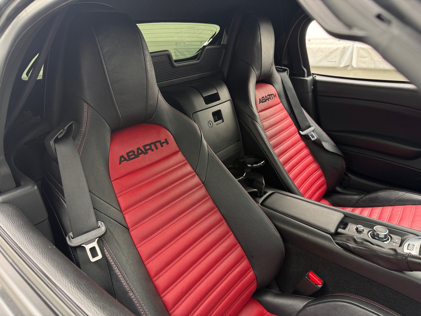 Thumbnail: 2020 Fiat 124 Spider - 2