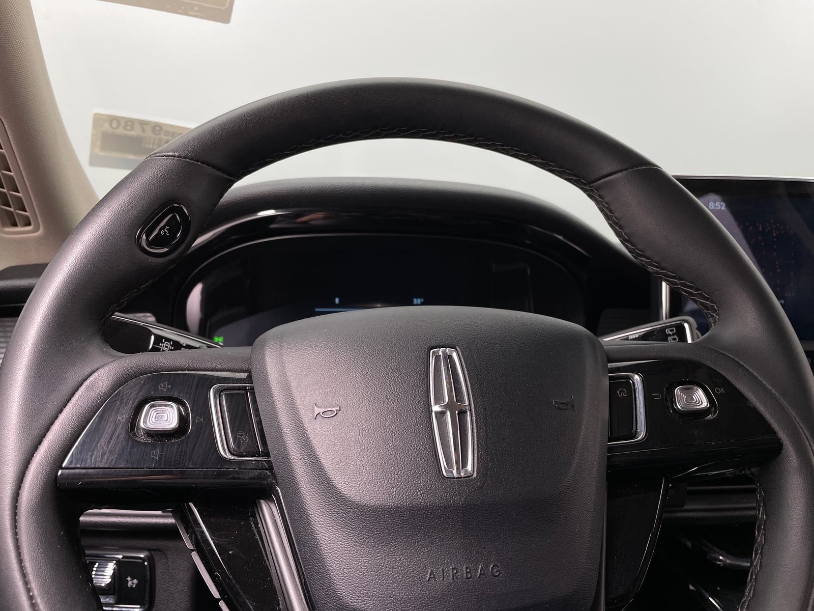 Thumbnail: 2024 Lincoln Corsair - 4