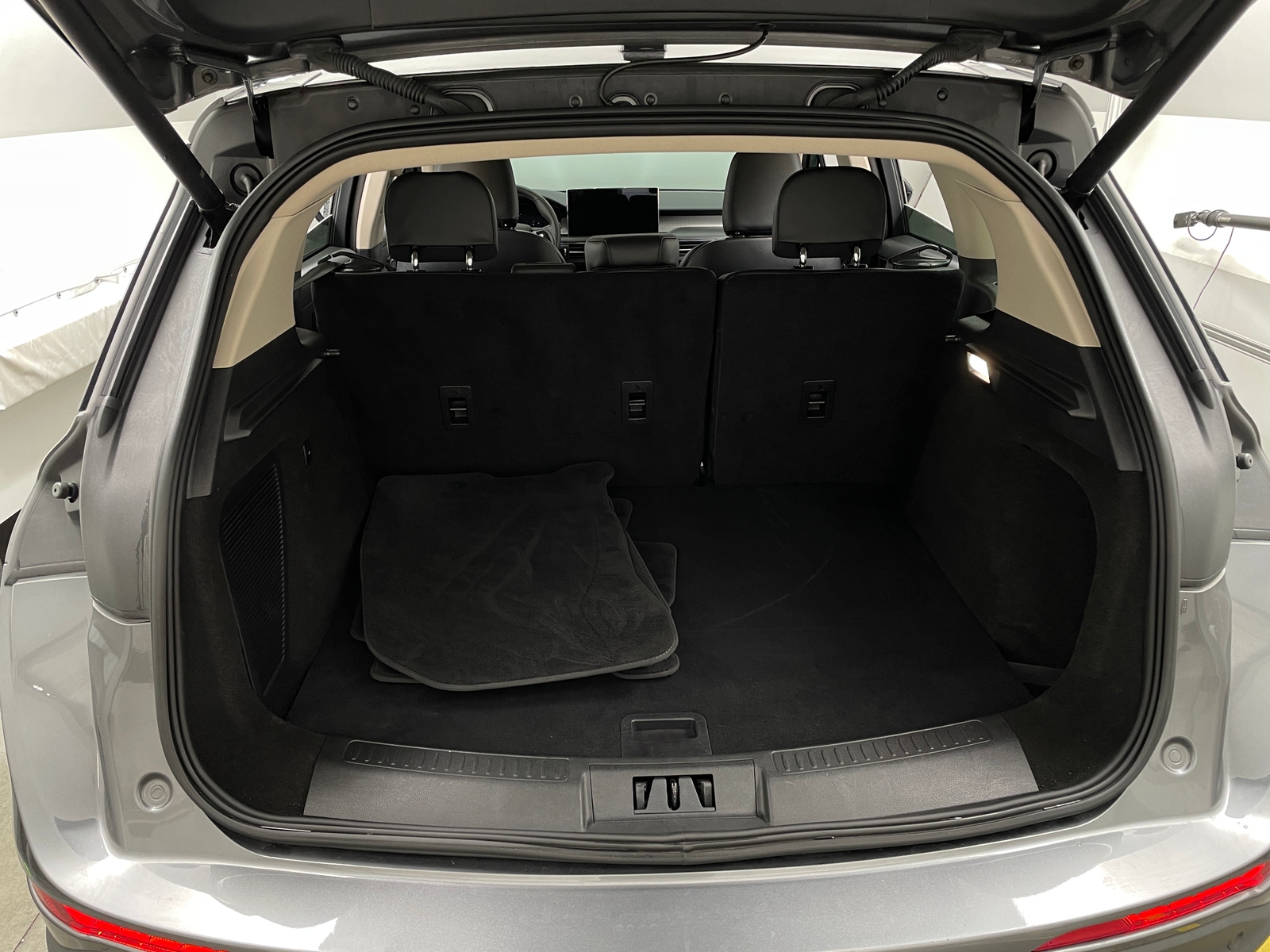 Thumbnail: 2024 Lincoln Corsair - 6