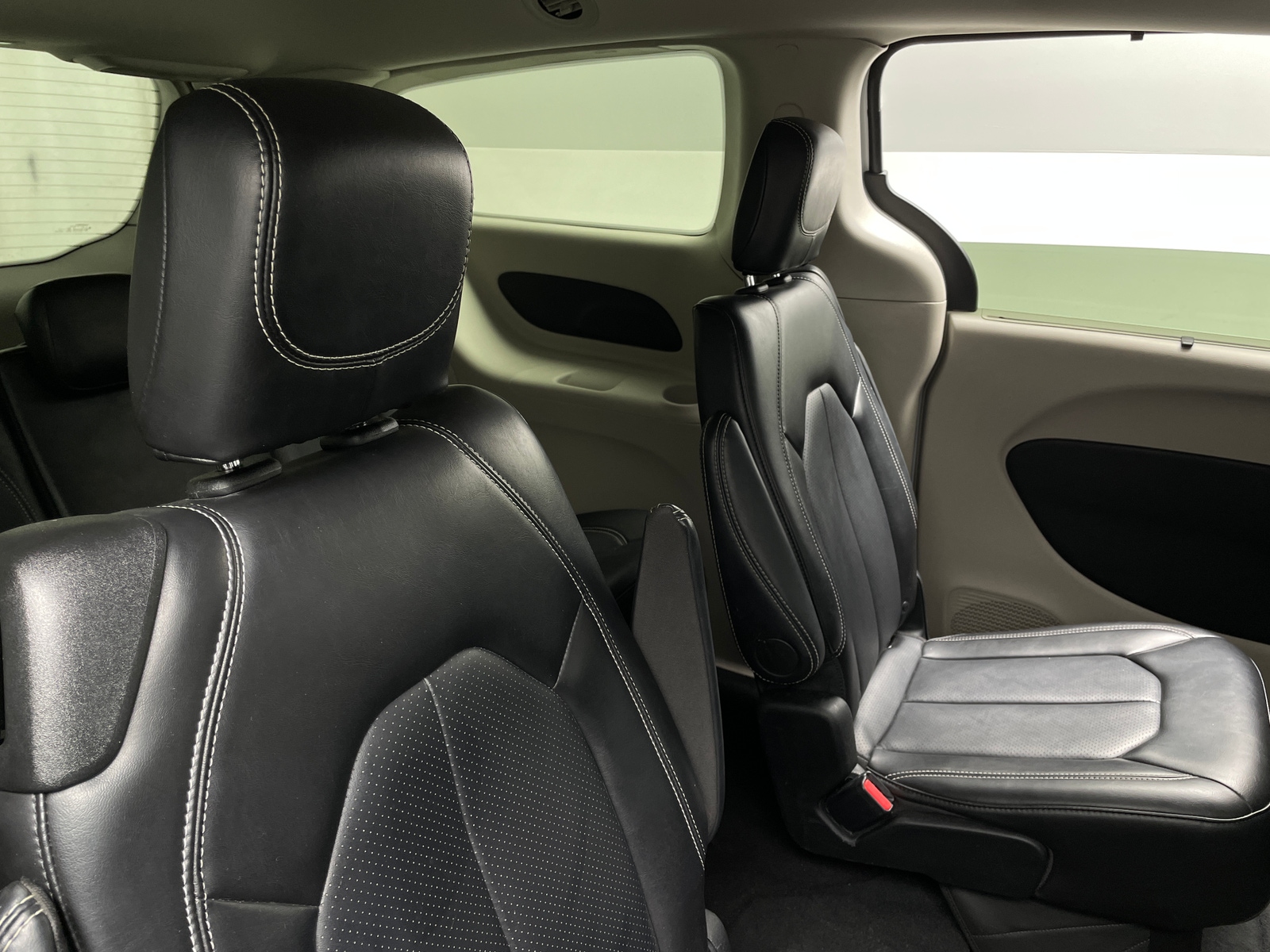 Thumbnail: 2024 Chrysler Pacifica - 5