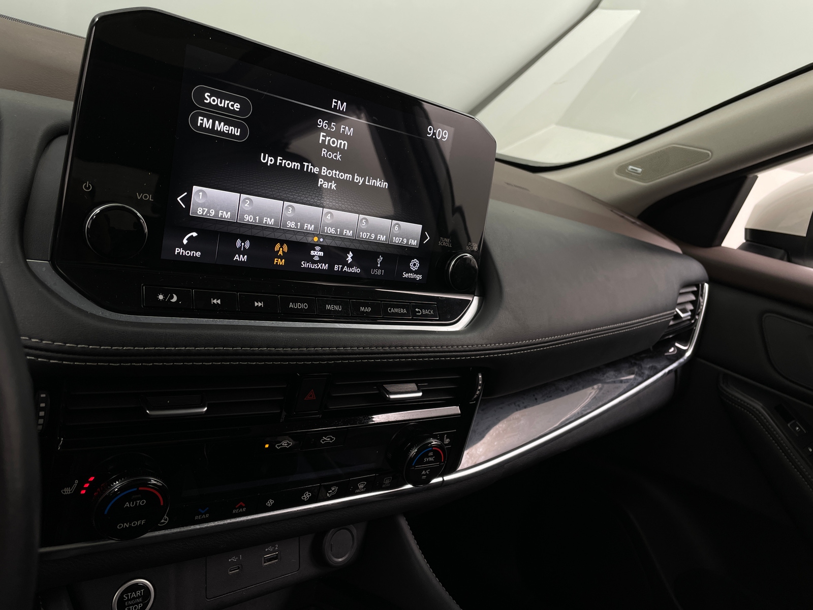 Thumbnail: 2023 Nissan Rogue - 3