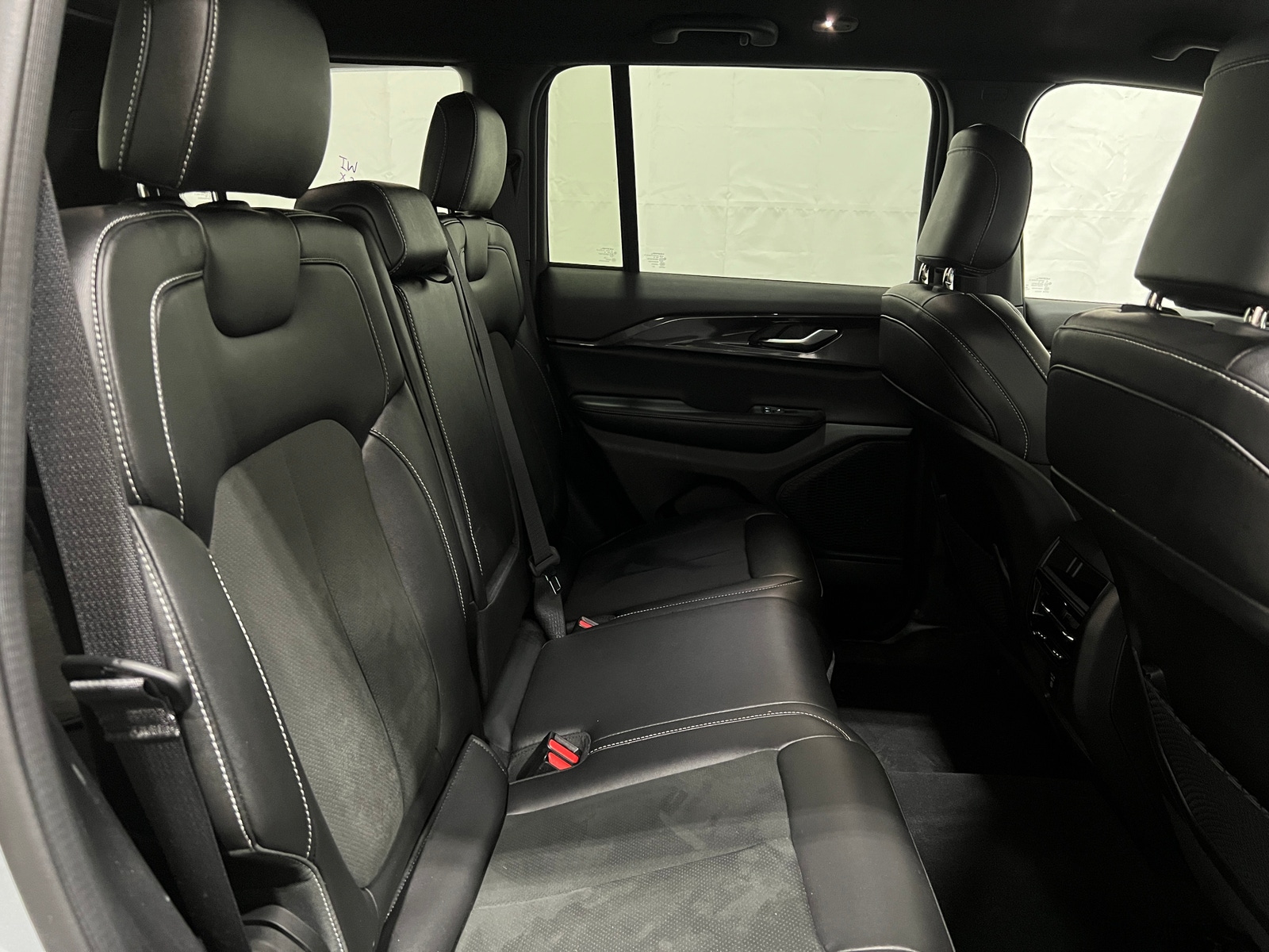 Thumbnail: 2023 Jeep Grand Cherokee - 5