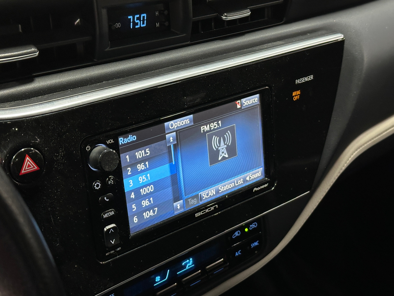 Thumbnail: 2016 Scion iM - 4