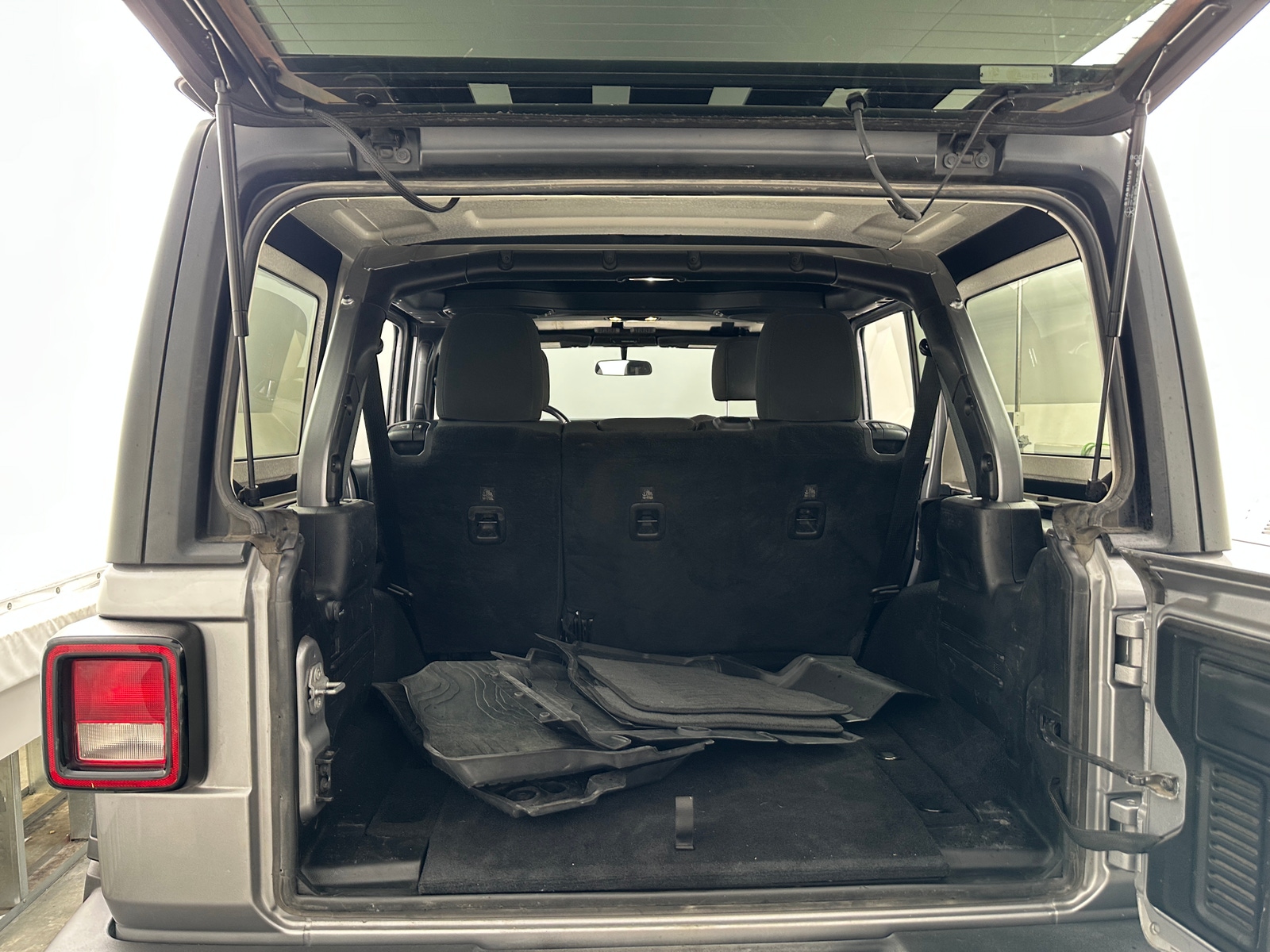 Thumbnail: 2019 Jeep Wrangler - 7