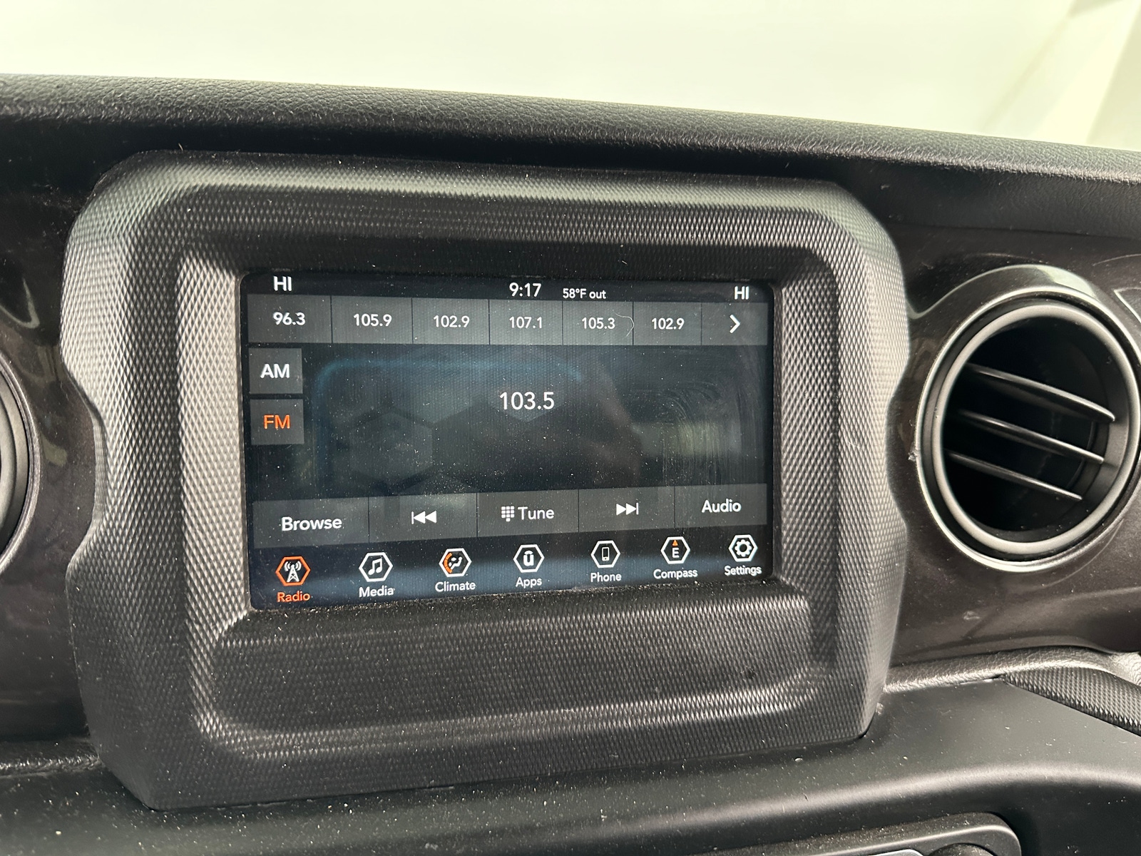 Thumbnail: 2019 Jeep Wrangler - 4