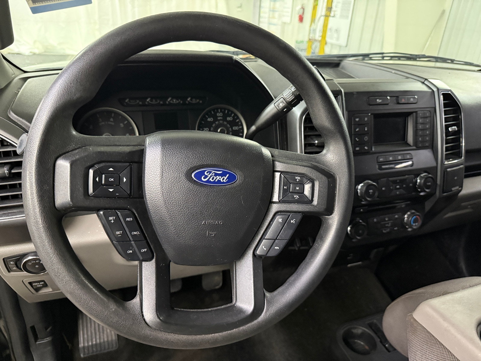 Thumbnail: 2018 Ford Econoline - 5