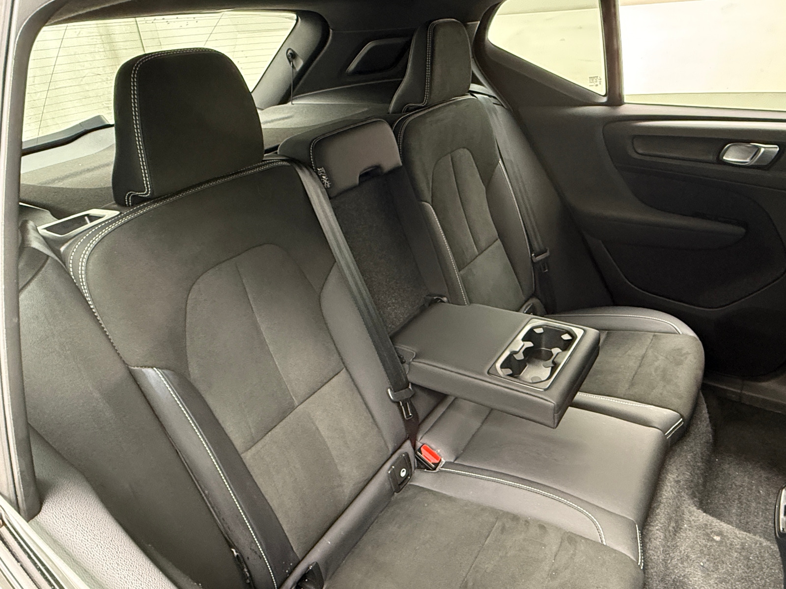 Thumbnail: 2023 Volvo XC40 - 5