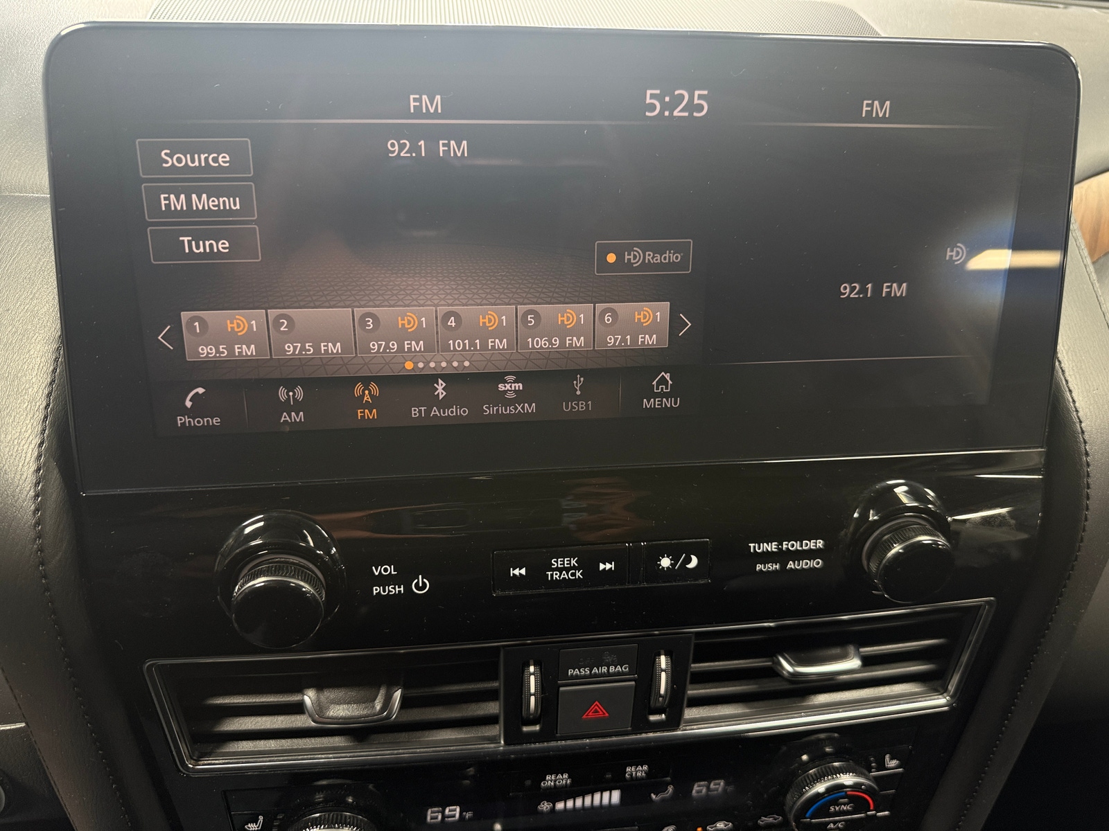 Thumbnail: 2022 Nissan Armada - 3