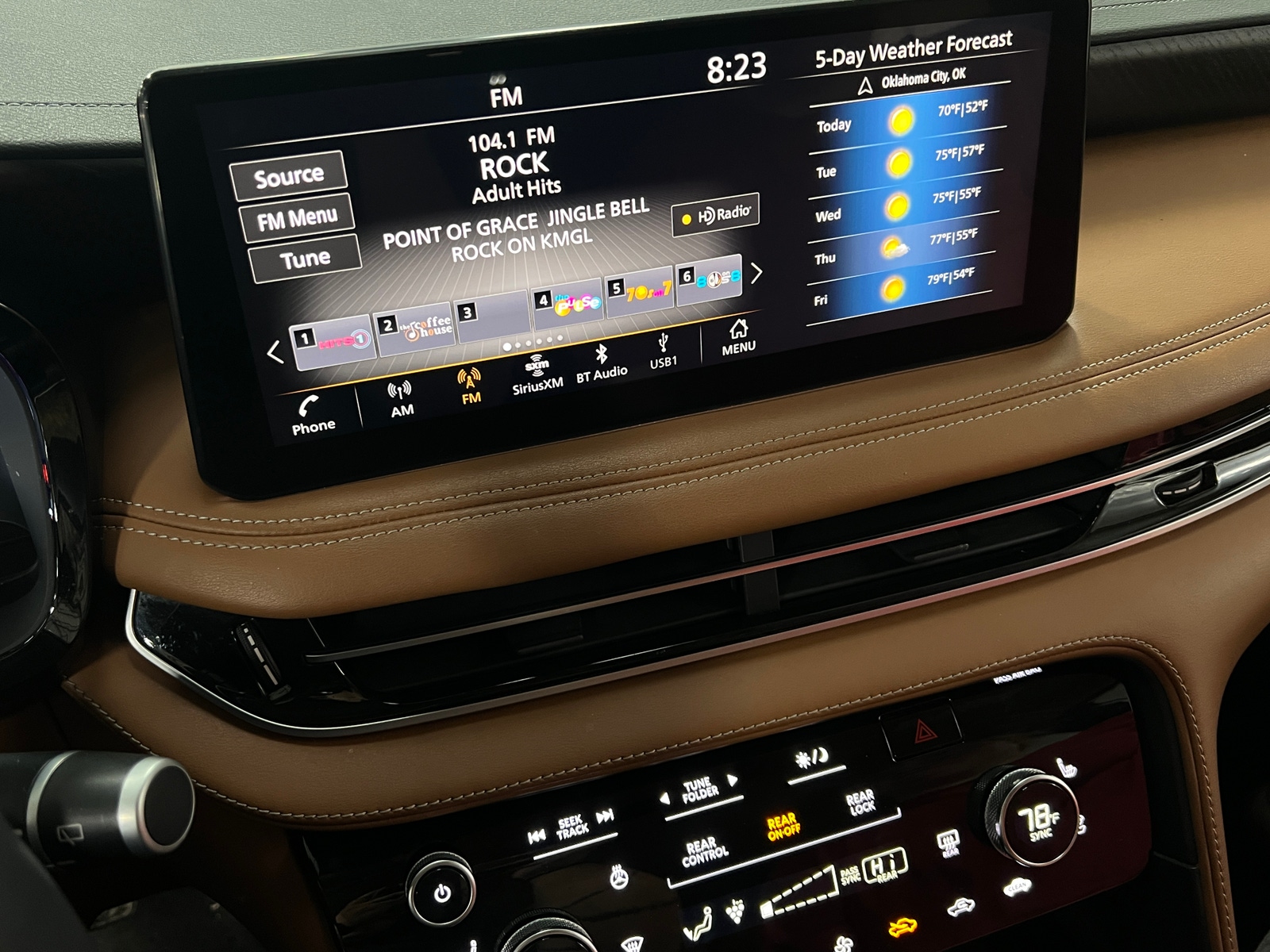 Thumbnail: 2023 INFINITI QX60 - 3