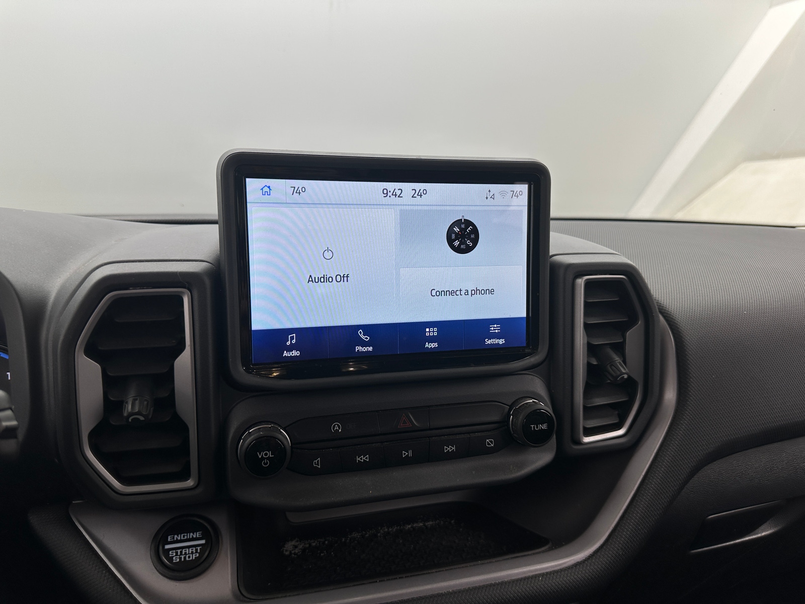 Thumbnail: 2022 Ford Bronco Sport - 3