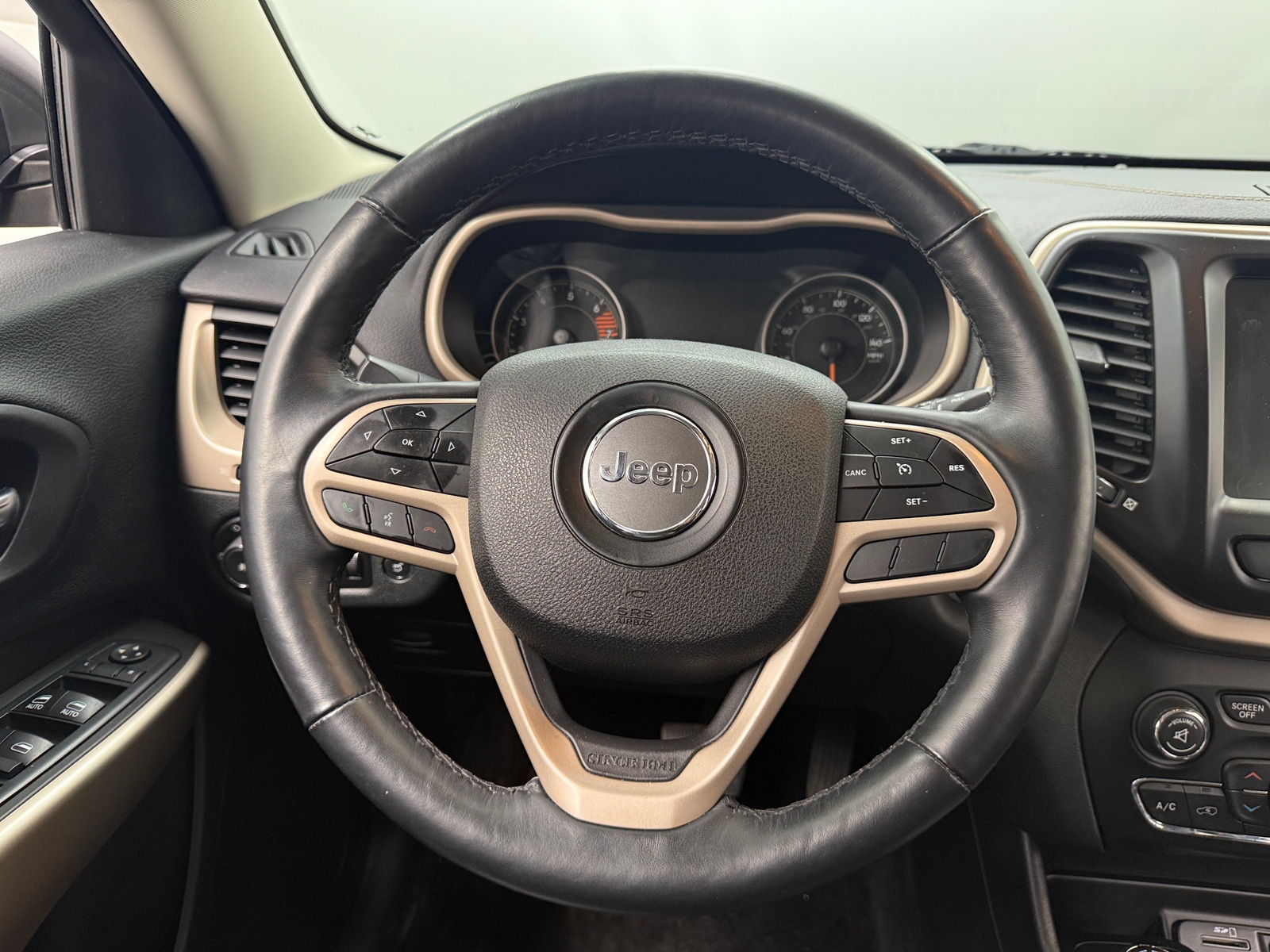 Thumbnail: 2018 Jeep Cherokee - 4