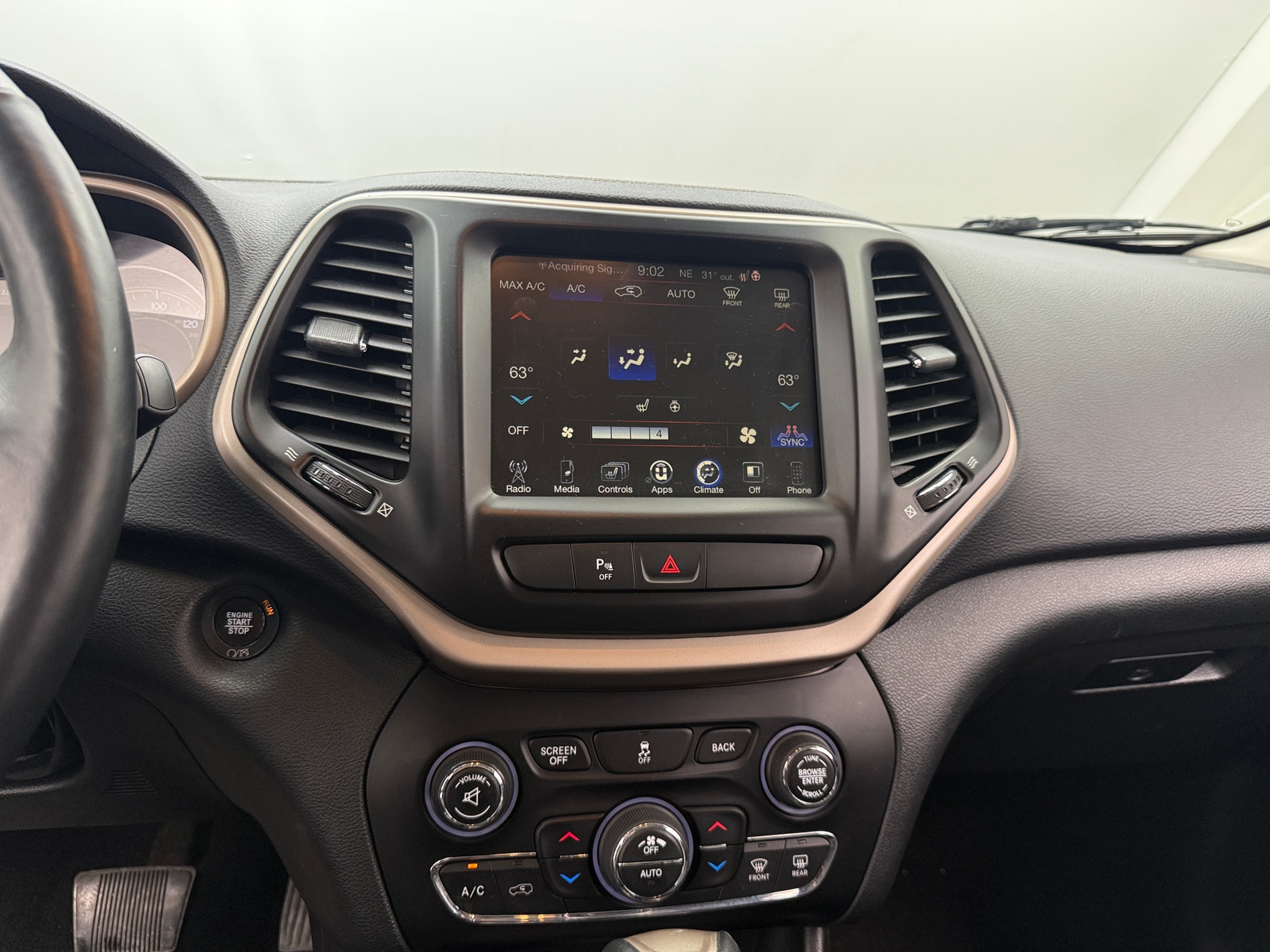 Thumbnail: 2018 Jeep Cherokee - 3