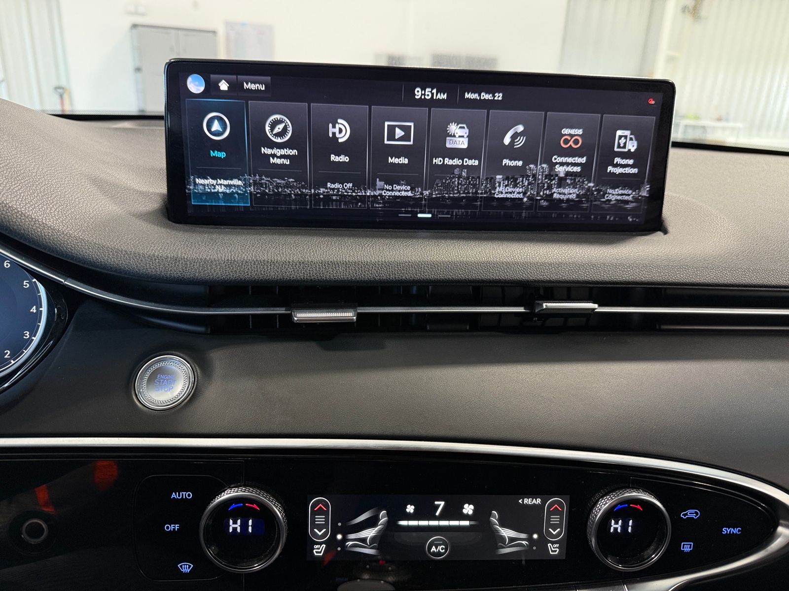 Thumbnail: 2022 Genesis GV70 - 3