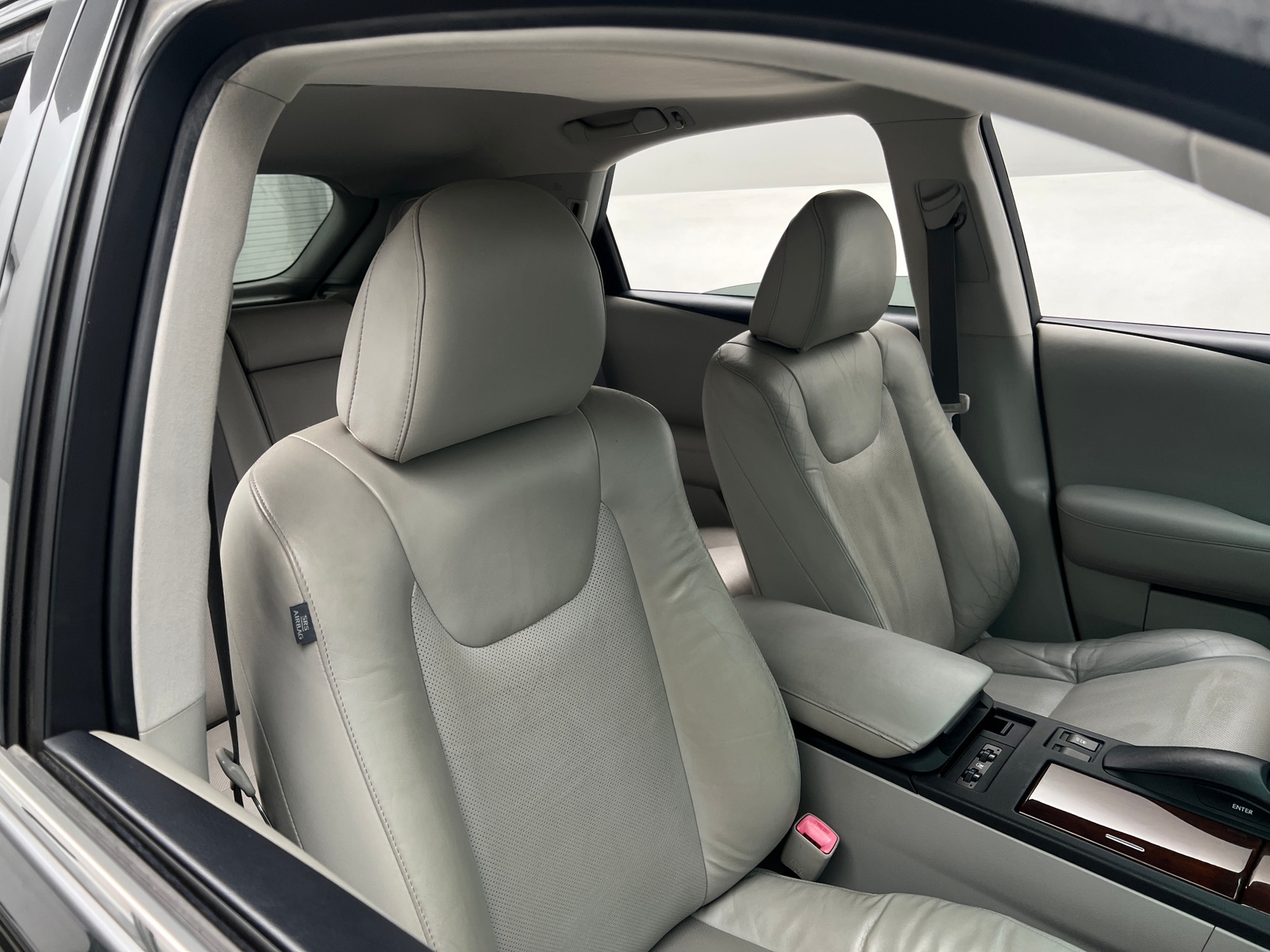 Thumbnail: 2011 Lexus RX - 2