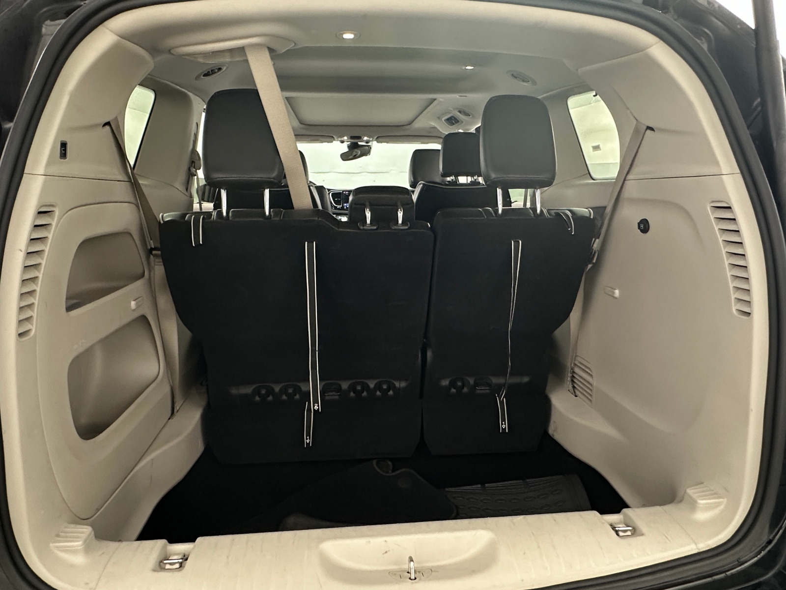 Thumbnail: 2024 Chrysler Pacifica - 6