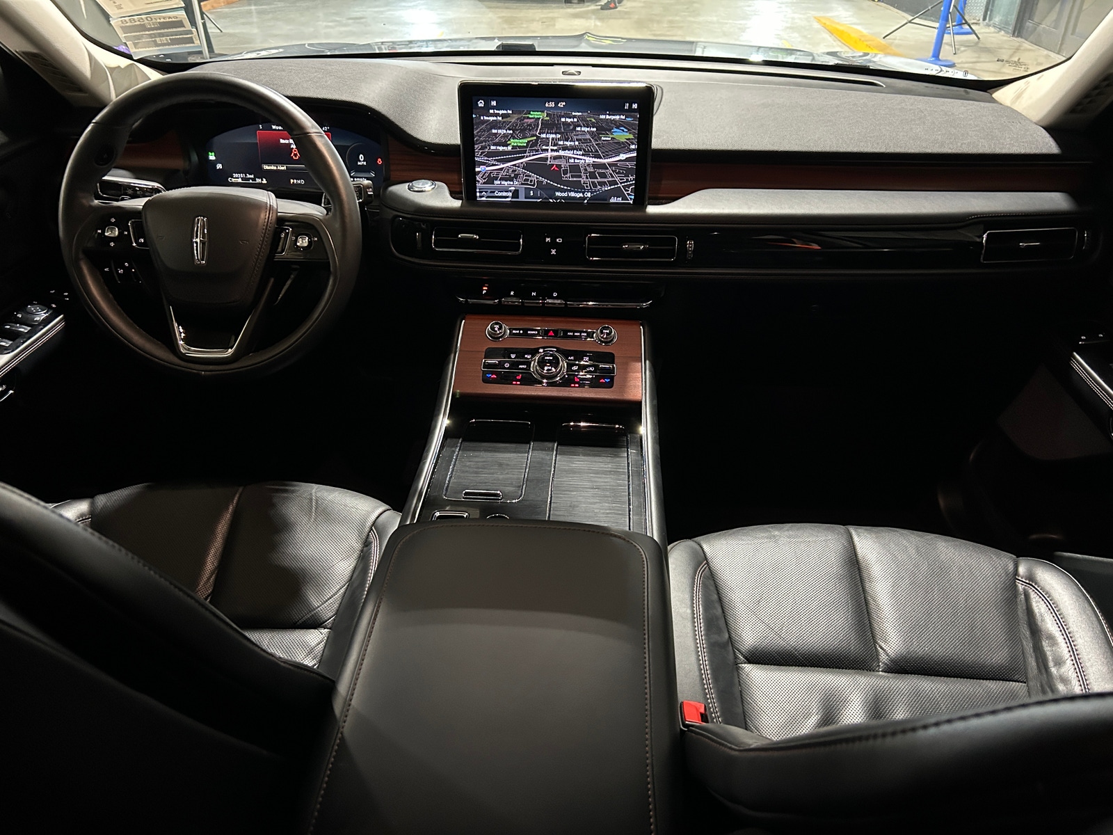 Thumbnail: 2024 Lincoln Aviator - 2