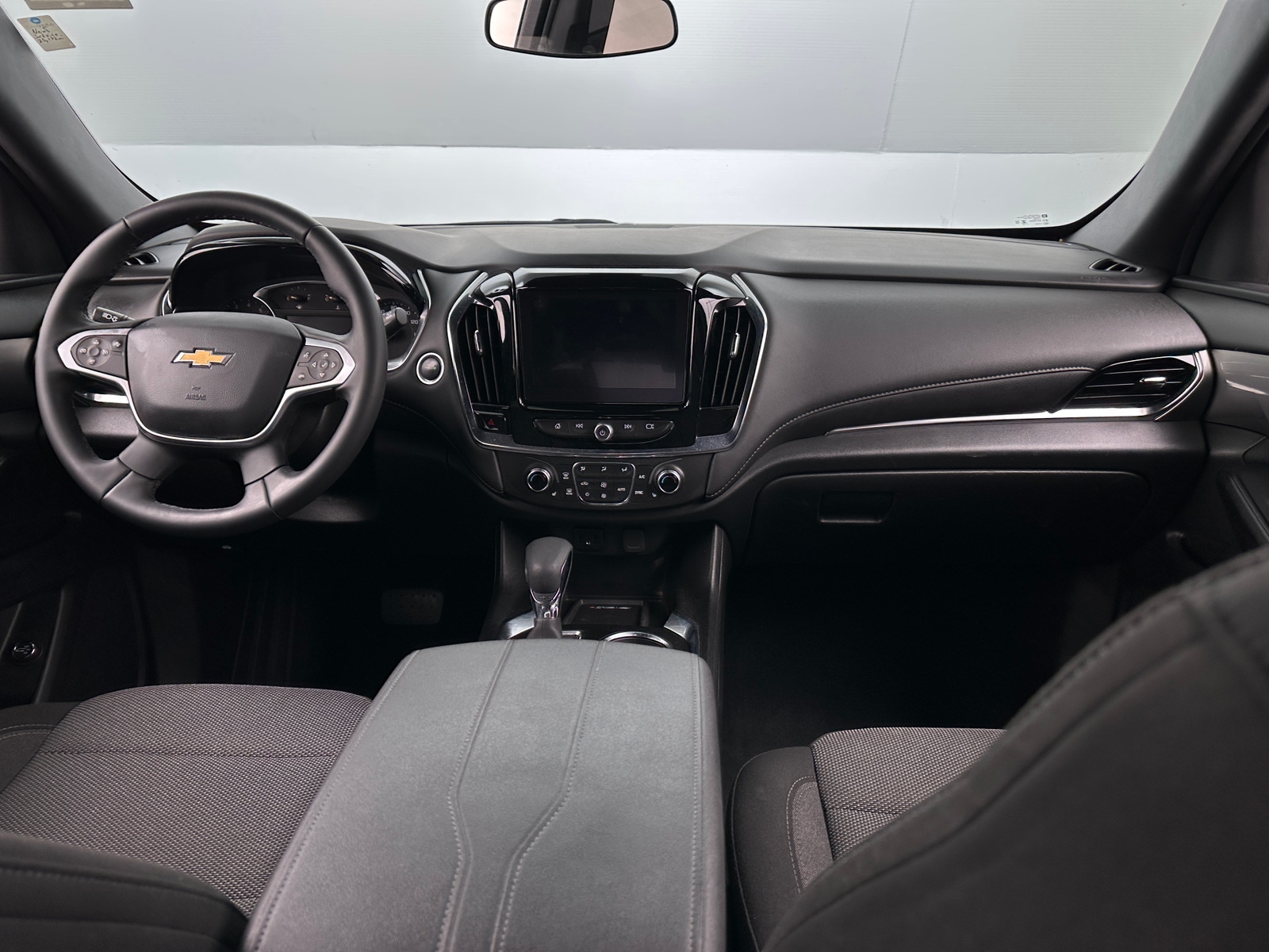 Thumbnail: 2023 Chevrolet Traverse - 3