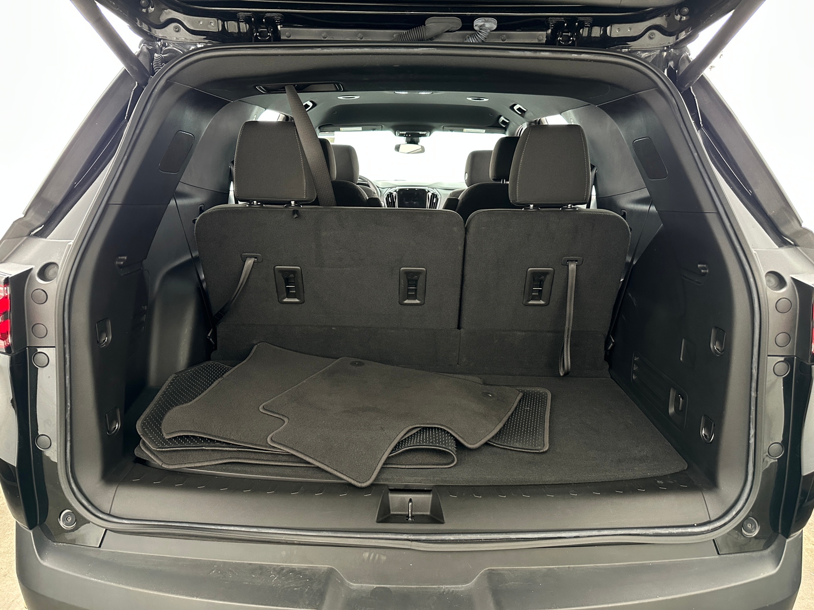 Thumbnail: 2023 Chevrolet Traverse - 7