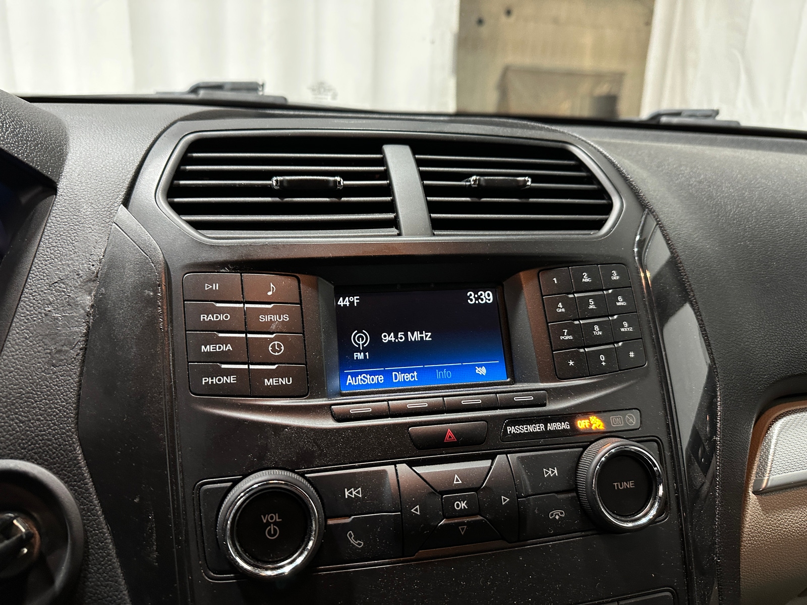 Thumbnail: 2019 Ford Explorer - 4