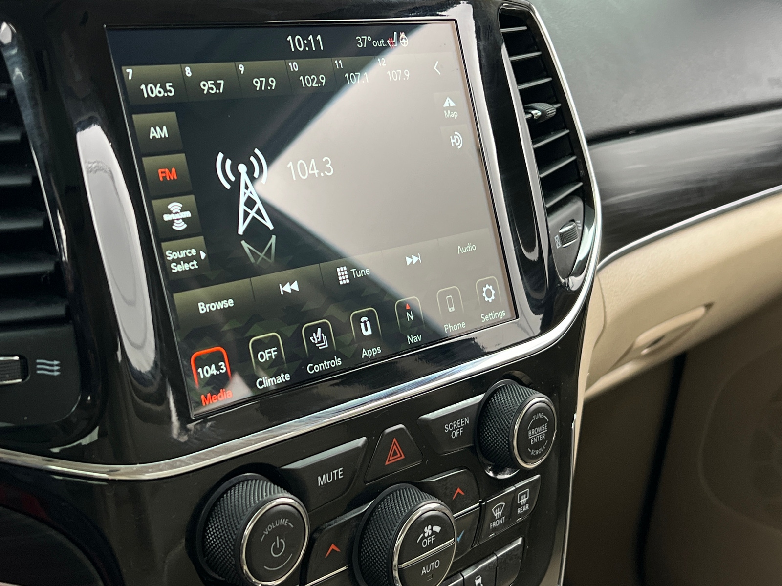 Thumbnail: 2021 Jeep Grand Cherokee - 3