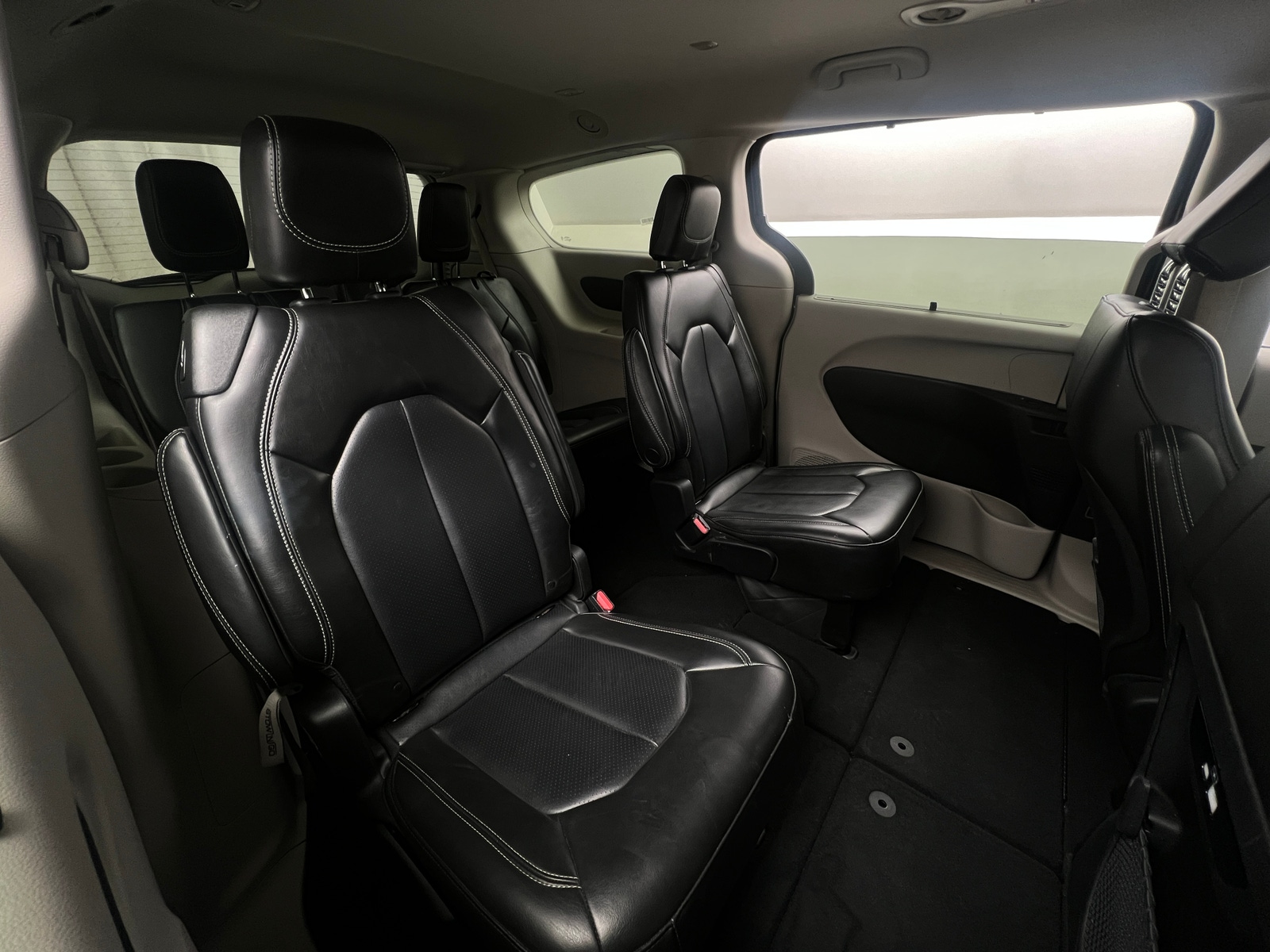 Thumbnail: 2023 Chrysler Pacifica - 5