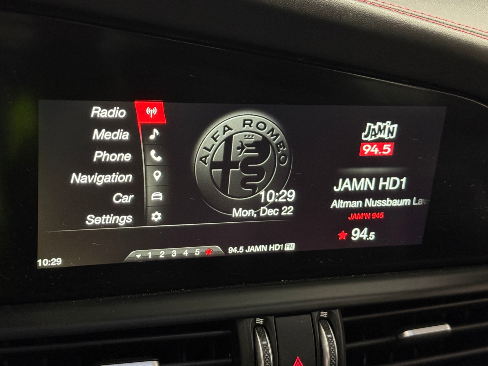 Thumbnail: 2018 Alfa Romeo Giulia - 3