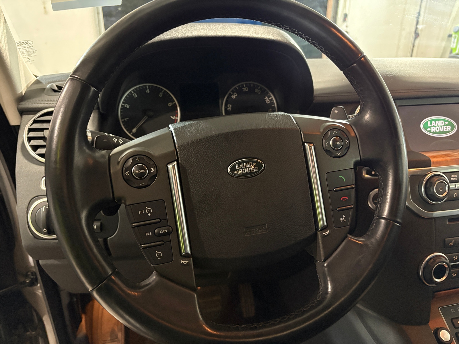 Thumbnail: 2015 Land Rover LR4 - 4