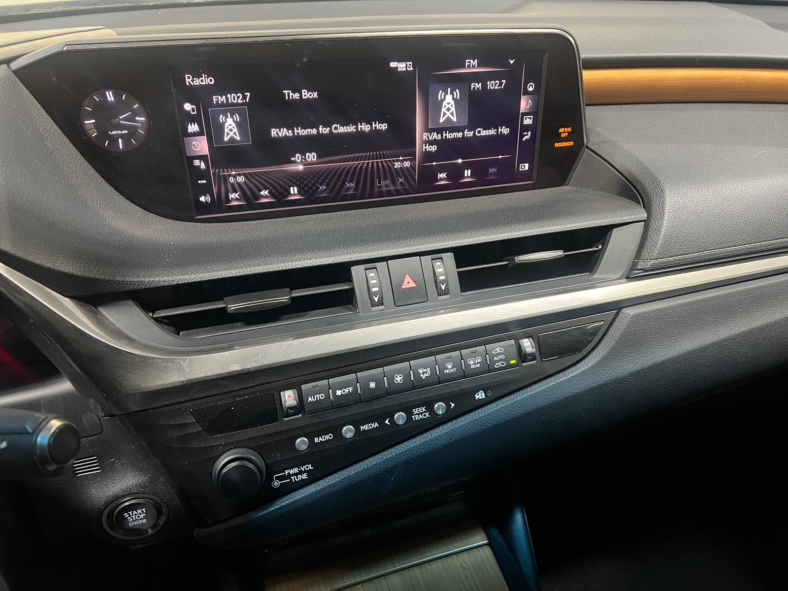 Thumbnail: 2019 Lexus ES - 3