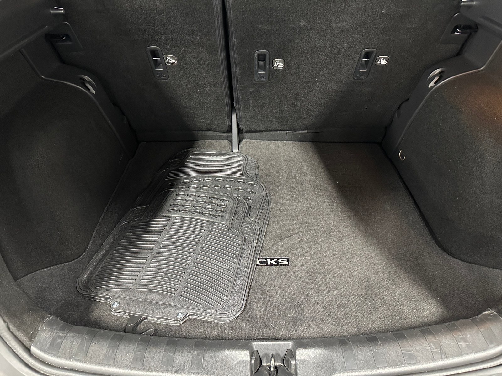 Thumbnail: 2018 Nissan Kicks - 7