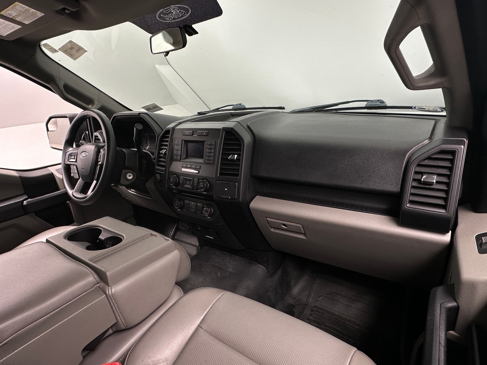 Thumbnail: 2018 Ford Econoline - 3