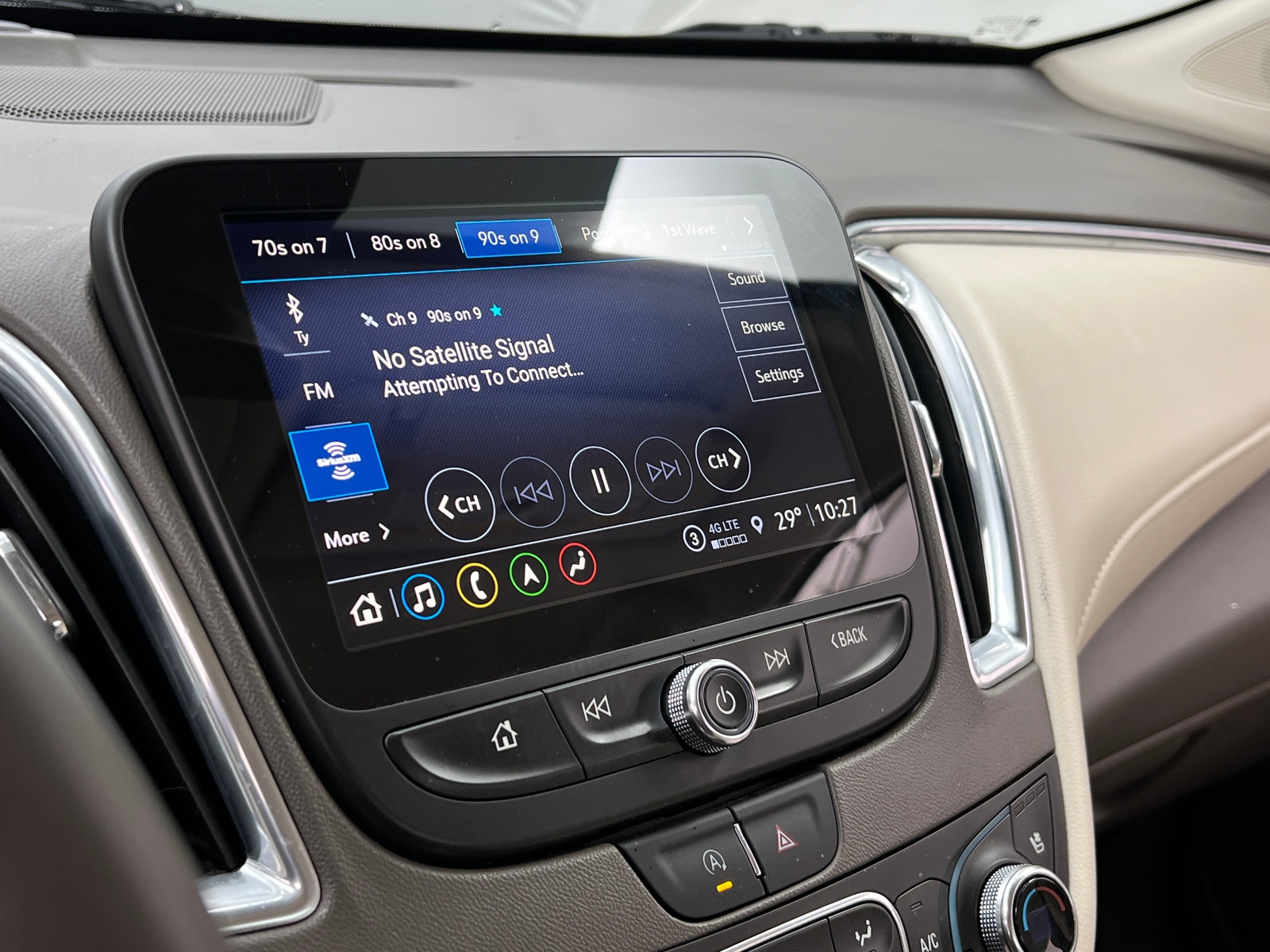 Thumbnail: 2024 Chevrolet Malibu - 3