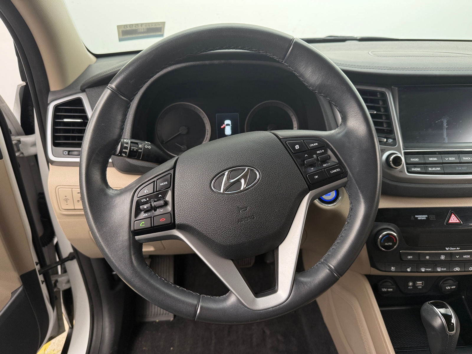 Thumbnail: 2017 Hyundai Tucson - 4