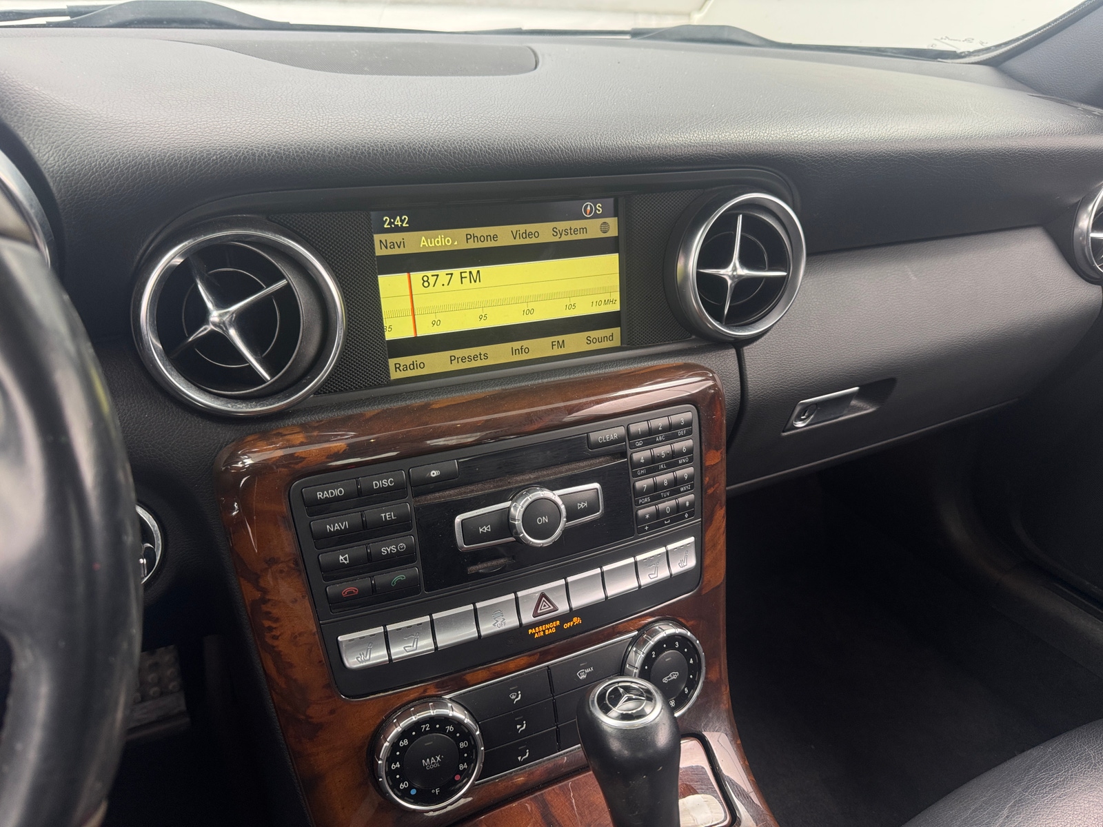 Thumbnail: 2012 Mercedes-Benz SLK - 3