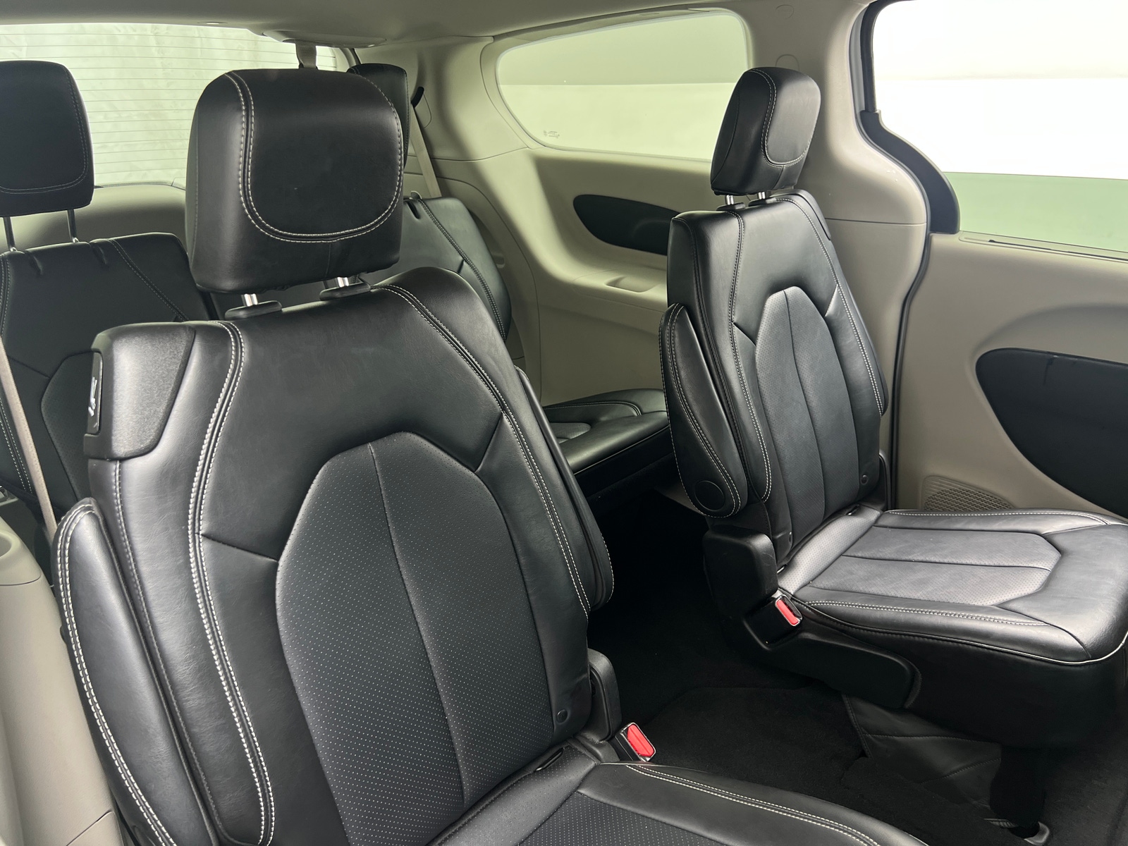 Thumbnail: 2024 Chrysler Pacifica - 5