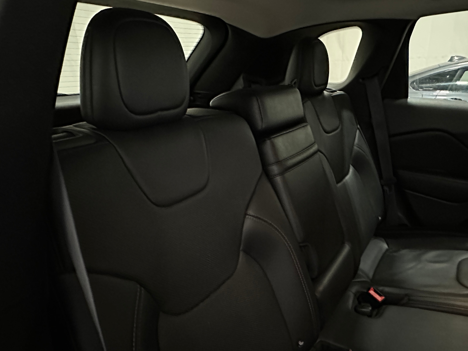 Thumbnail: 2019 Jeep Cherokee - 5