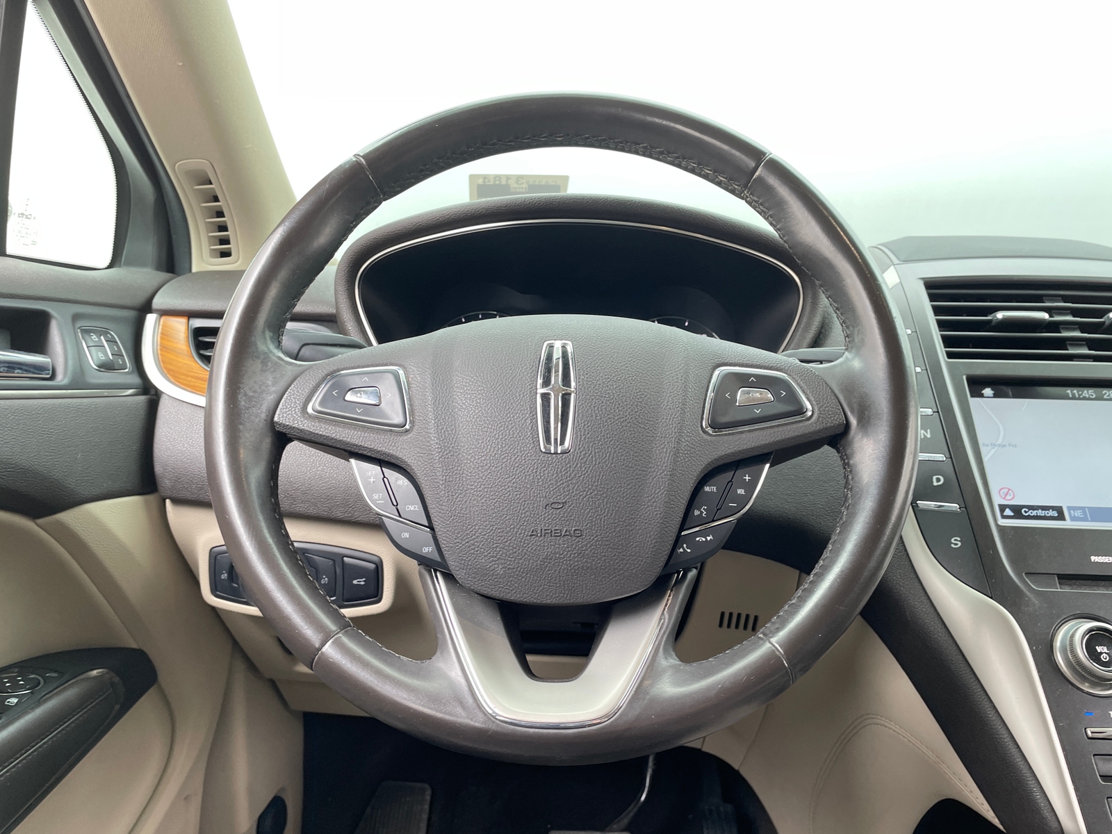 Thumbnail: 2017 Lincoln MKC - 4