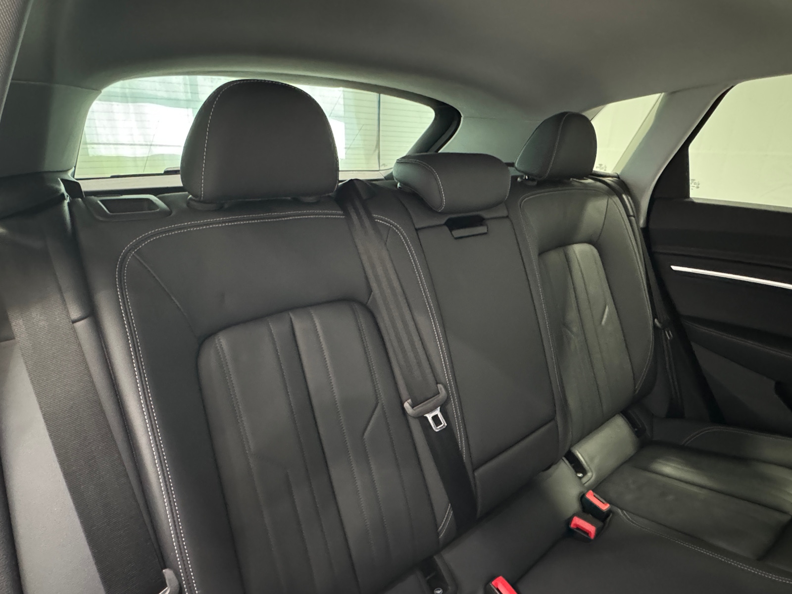 Thumbnail: 2021 Audi e-tron - 5